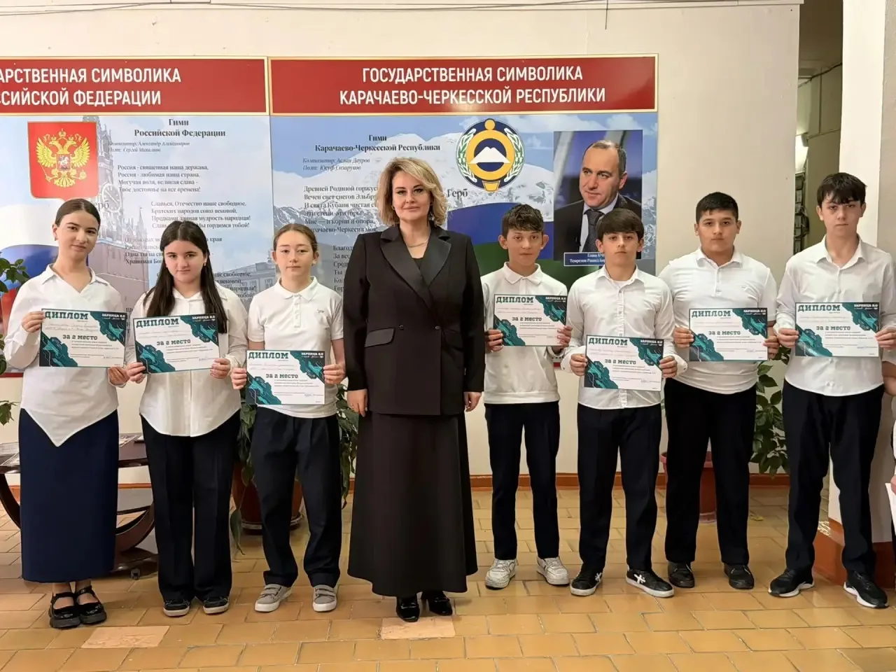 🏆 Также в ходе линейки были награждены учащиеся, которые на минувшей неделе достойно представили лиц