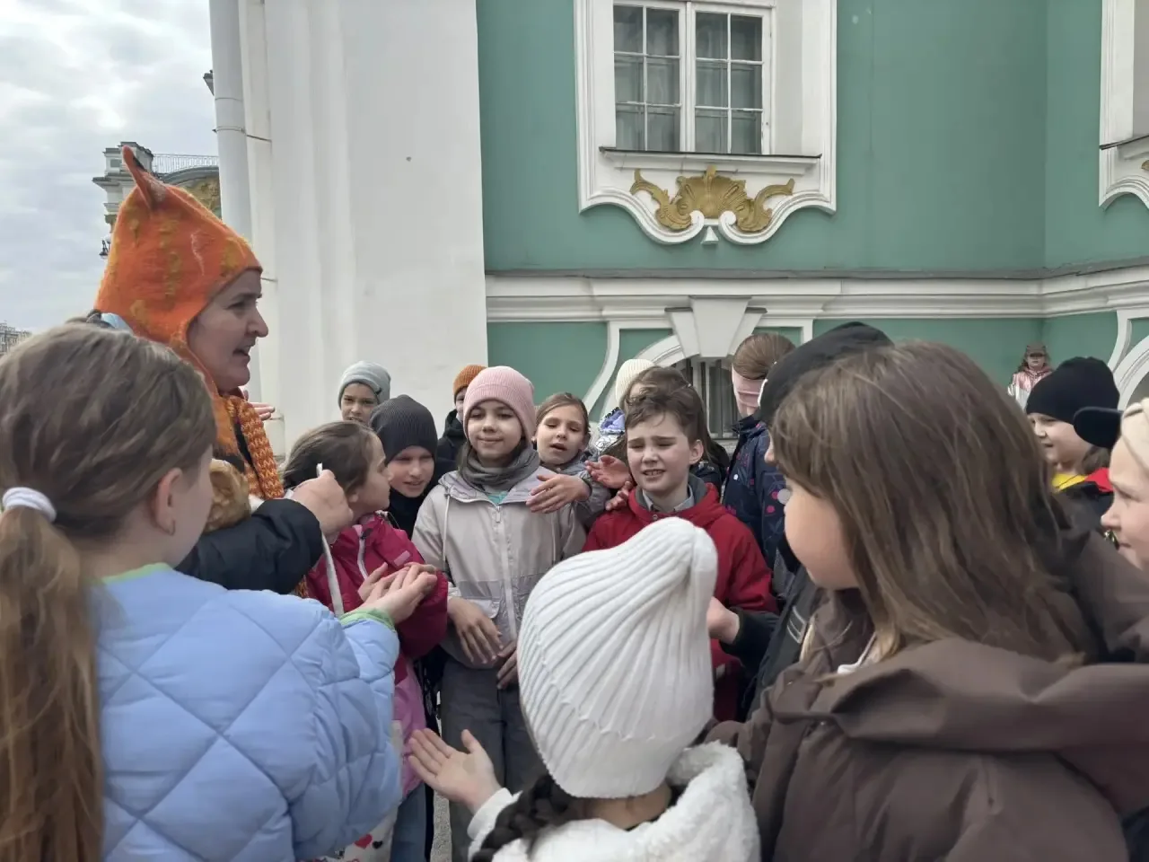 🚌Сегодня 2б класс был на автобусной экскурсии по Санкт‑Петербургу: ребята увидели величественные дво