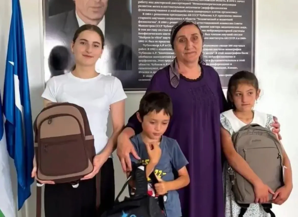 Подготовка детей к школе — важный и ответственный момент для каждой семьи.

К 1 сентября мы вручаем 