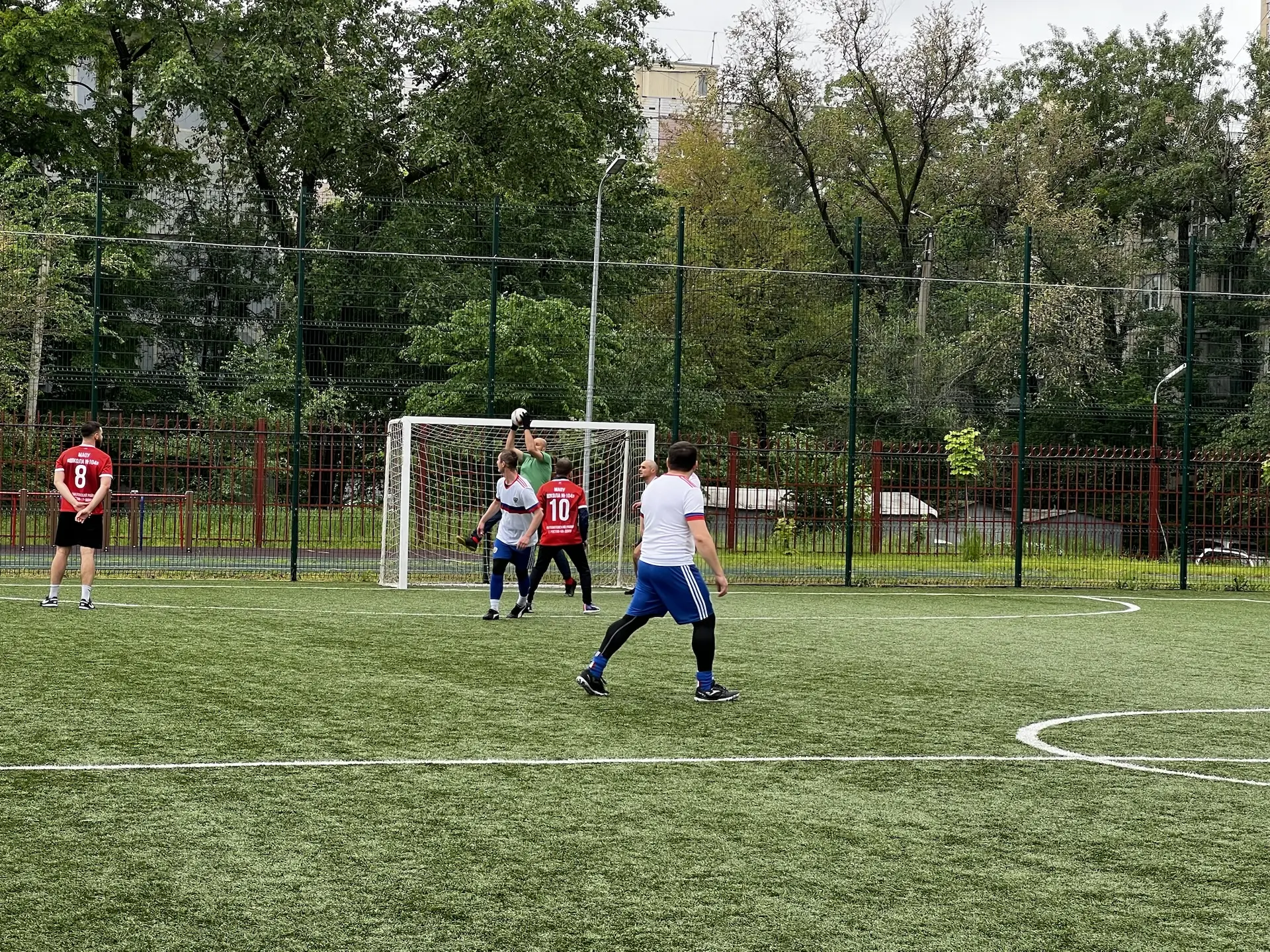 ⚽️ «Турнир отцов» — игра была жаркой! 🔥  Сегодня наши папы доказали, что спортивный дух жив и в зрел