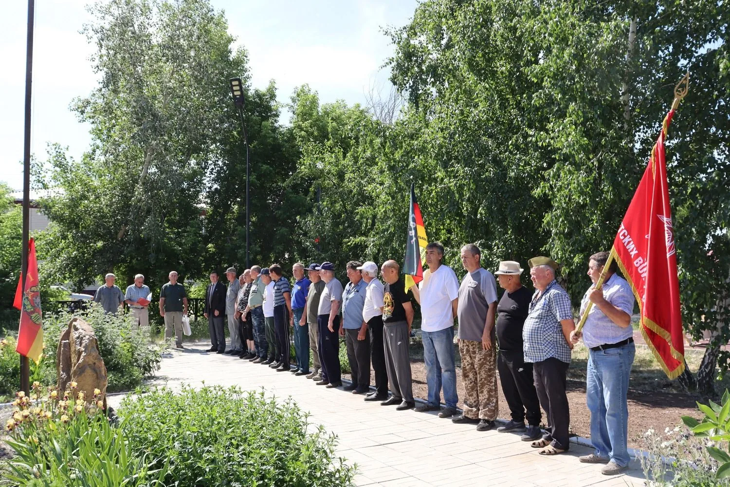 ✅ В Бурле отметили День группы советских войск в Германии

🔹9 июня в Бурле прошли памятные мероприя