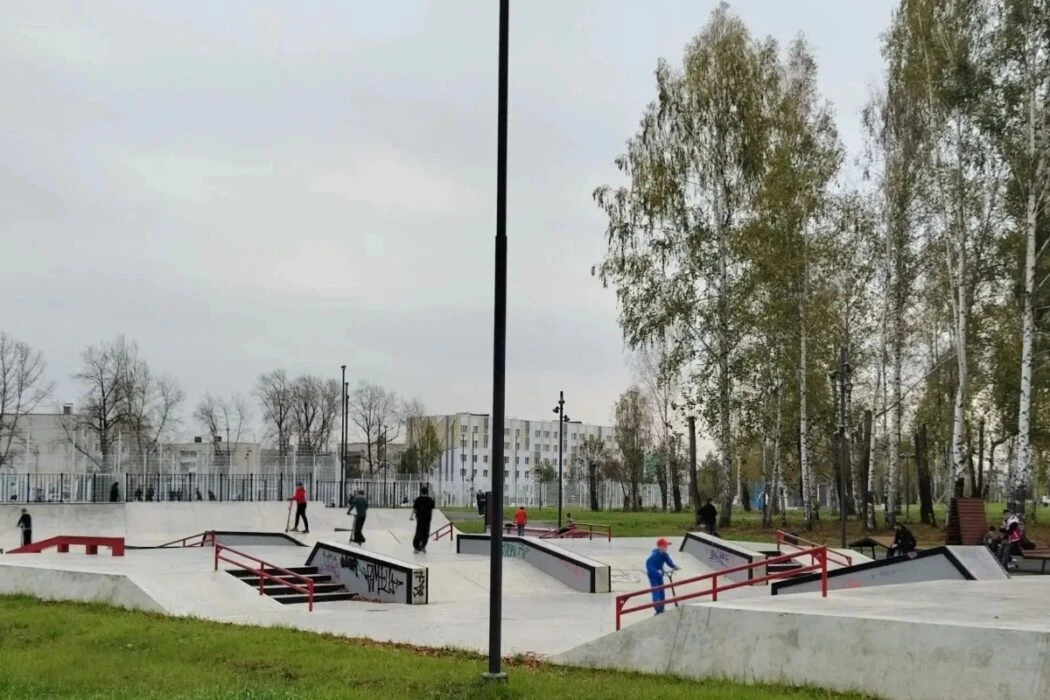 🌳 В Полевском появился парк с цифровыми призмами, а в Верхнем Тагиле — «Лукоморье».
