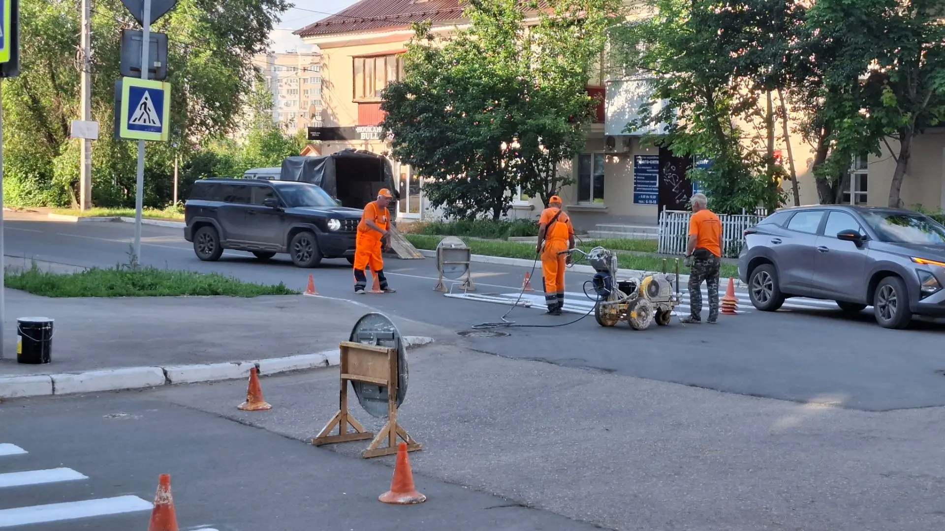 ▫️Работа МБУ «Благоустройство»: сводка за 15 июня

Задействовано 18 единиц техники и 107 человек. 

