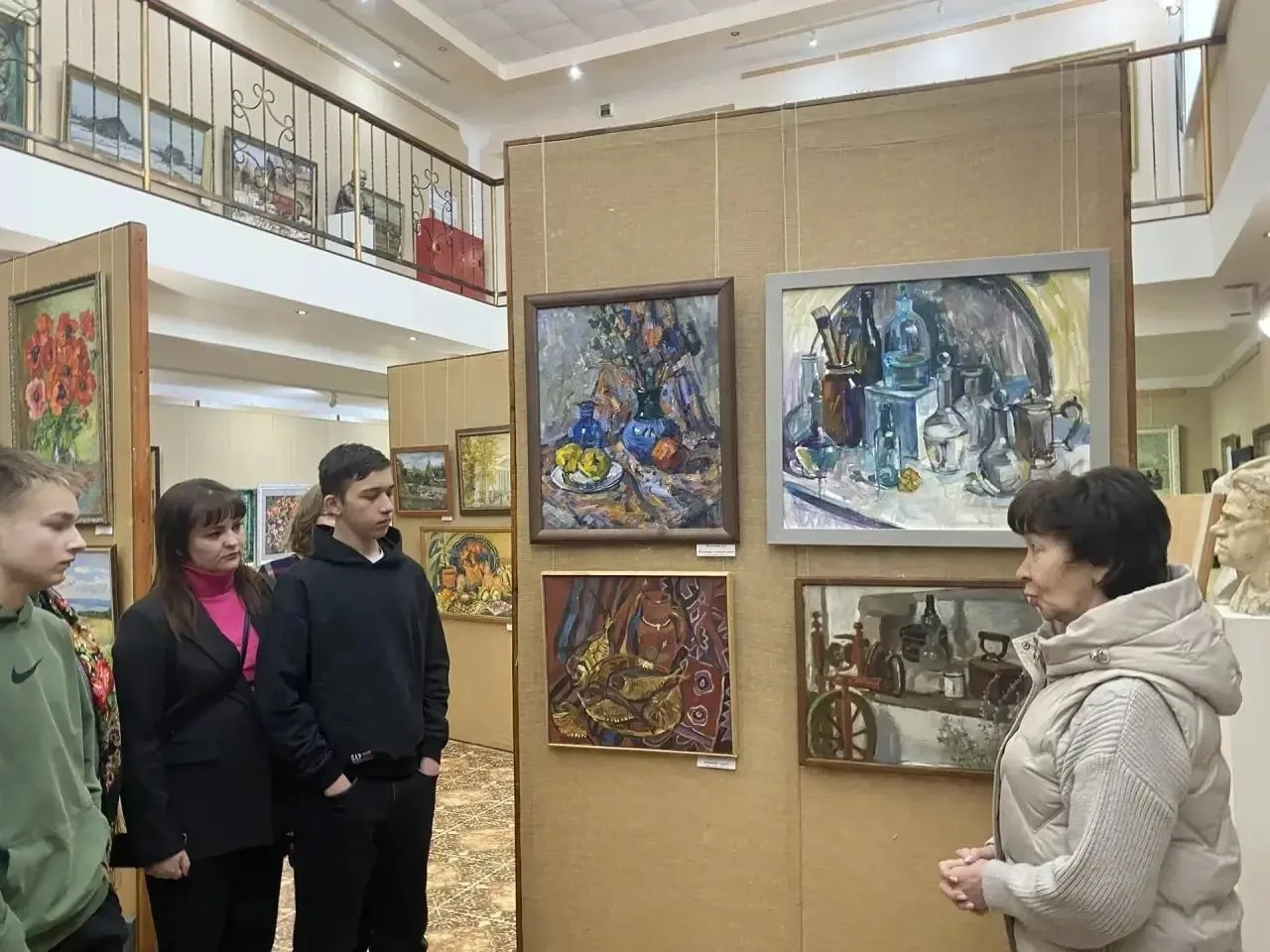 Студенты техникума агробизнеса обогатили свой внутренний мир на выставке «Времена года»