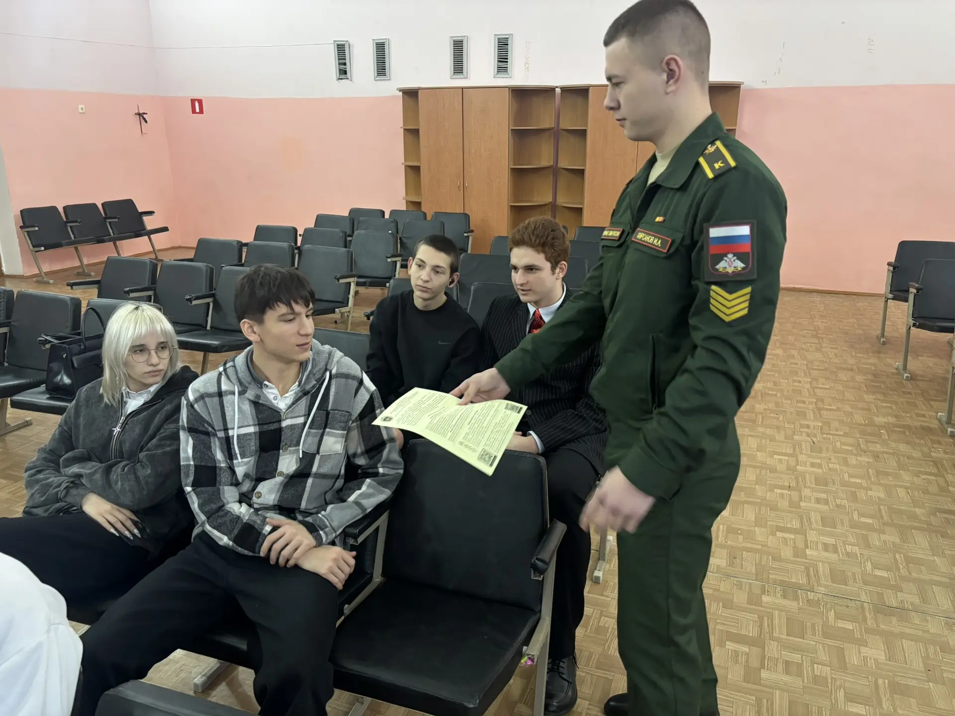 Продолжаем встречи с представителями высших военных учебных заведений.  Илья Кирсанов - выпускник Ду