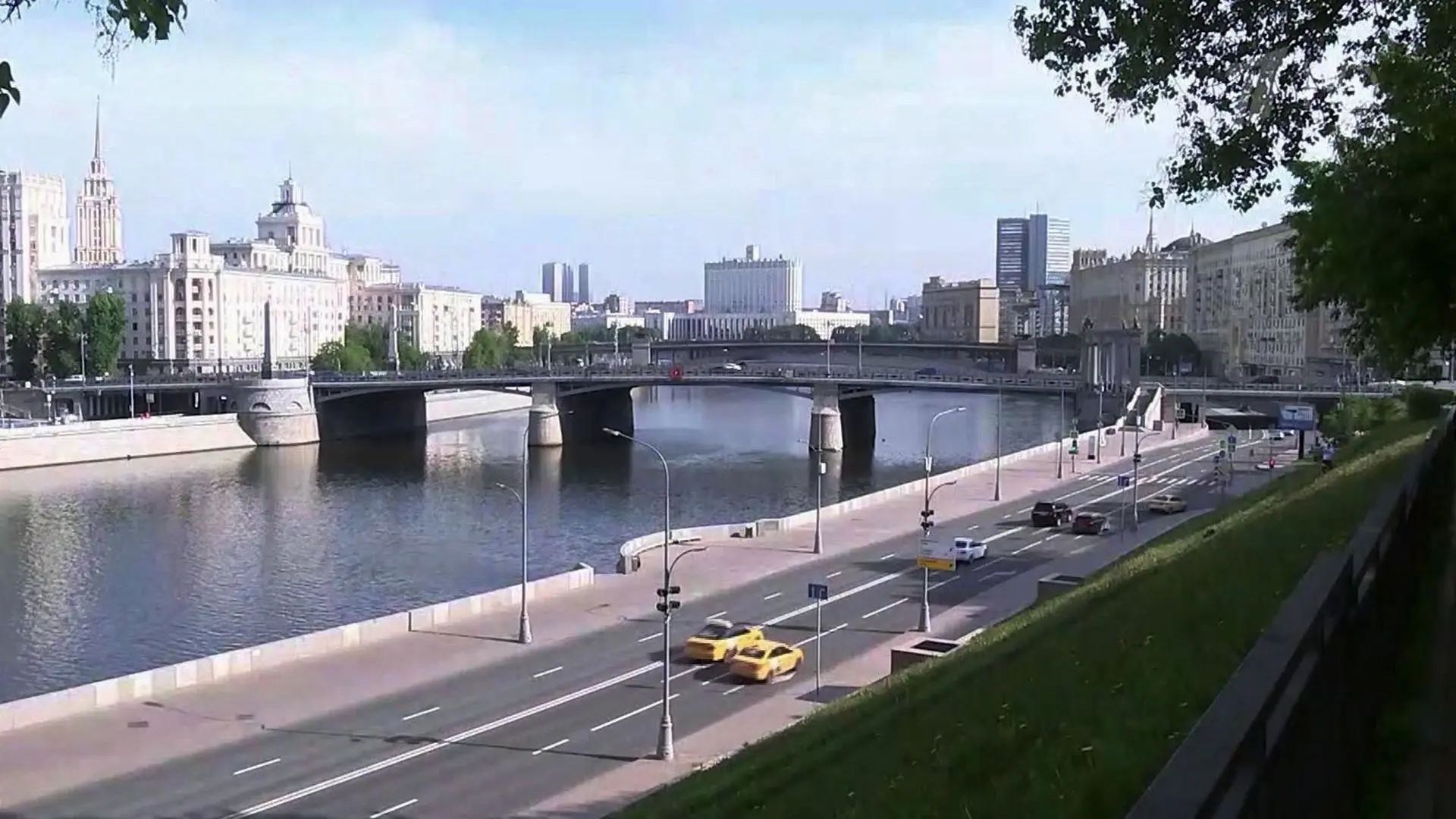 Наступило летнее солнцестояние — самый долгий световой день в году.

В Москве — 17 часов 33 минуты. 