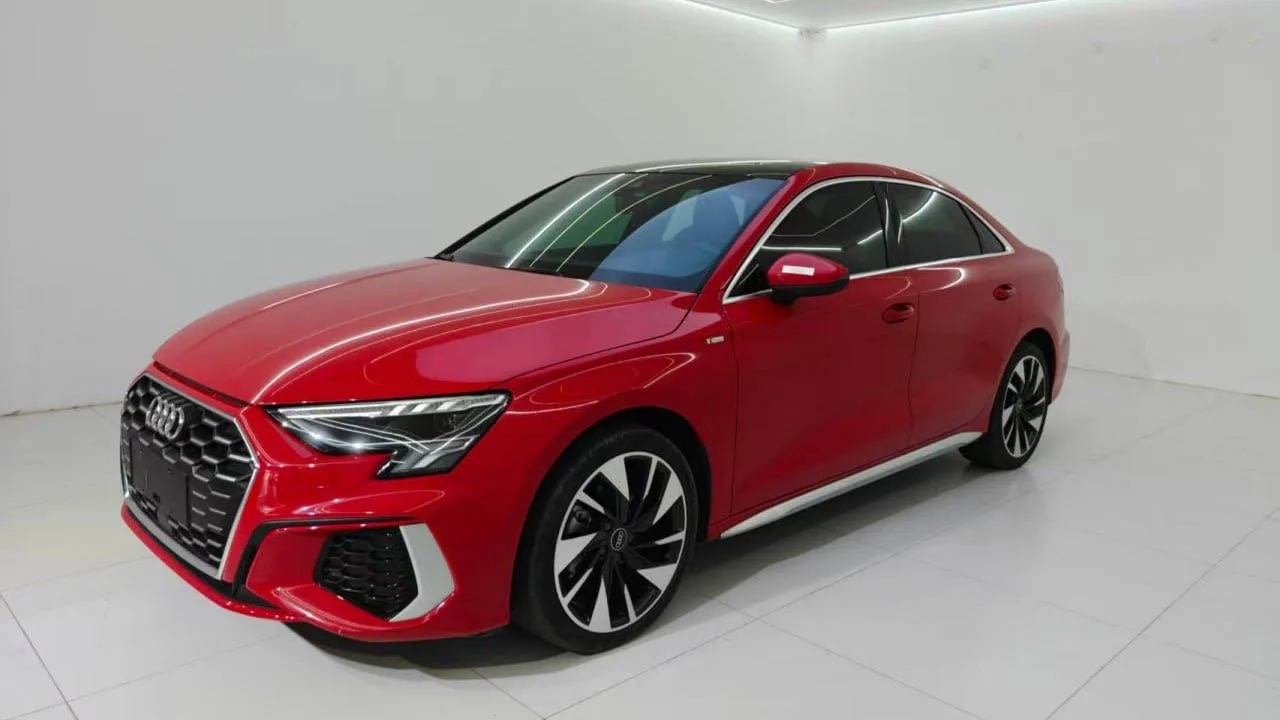 Поздравляем Илью из г. Луганск с покупкой Audi A3L 2023 года