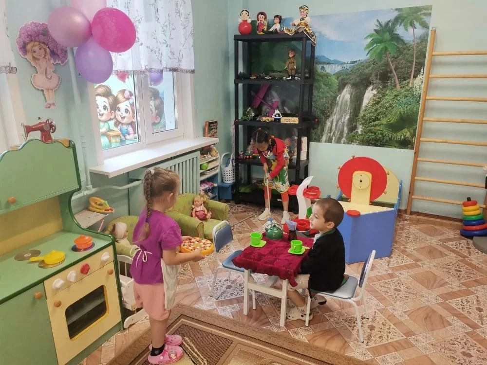 Сюжетно-ролевая игра "Семья".
Обогащение социально-игрового опыта детей, закрепить представления об 