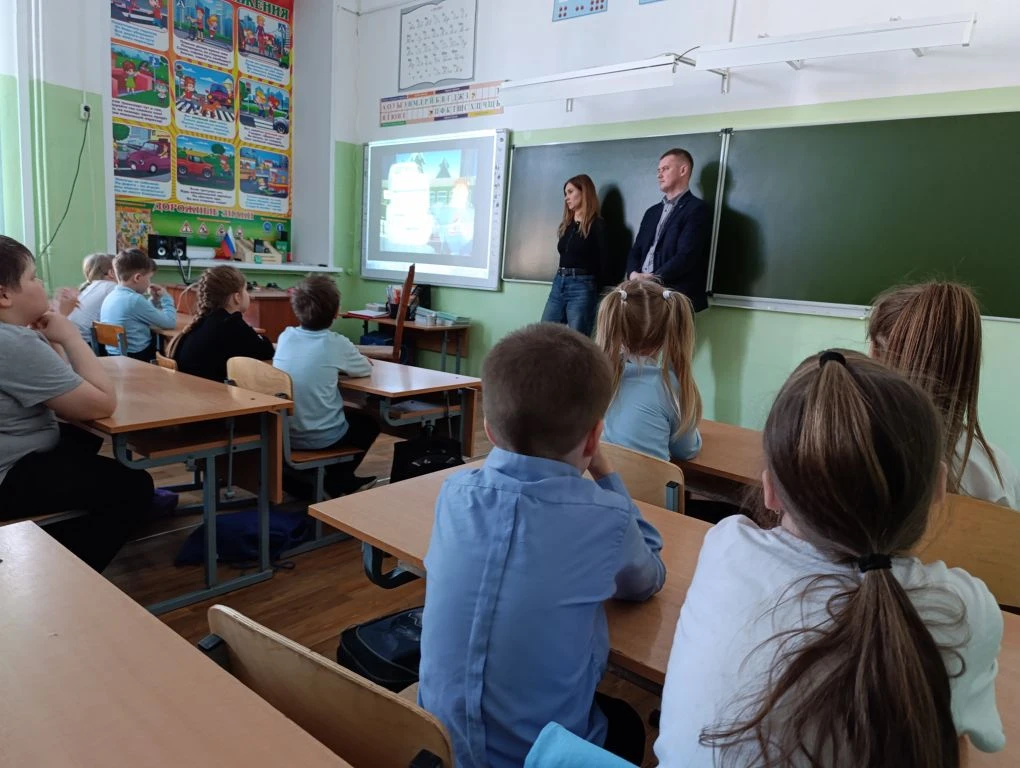 🚦 Безопасность на весенних каникулах: встреча с РЖД

Закончились учебные будни, впереди — долгождан