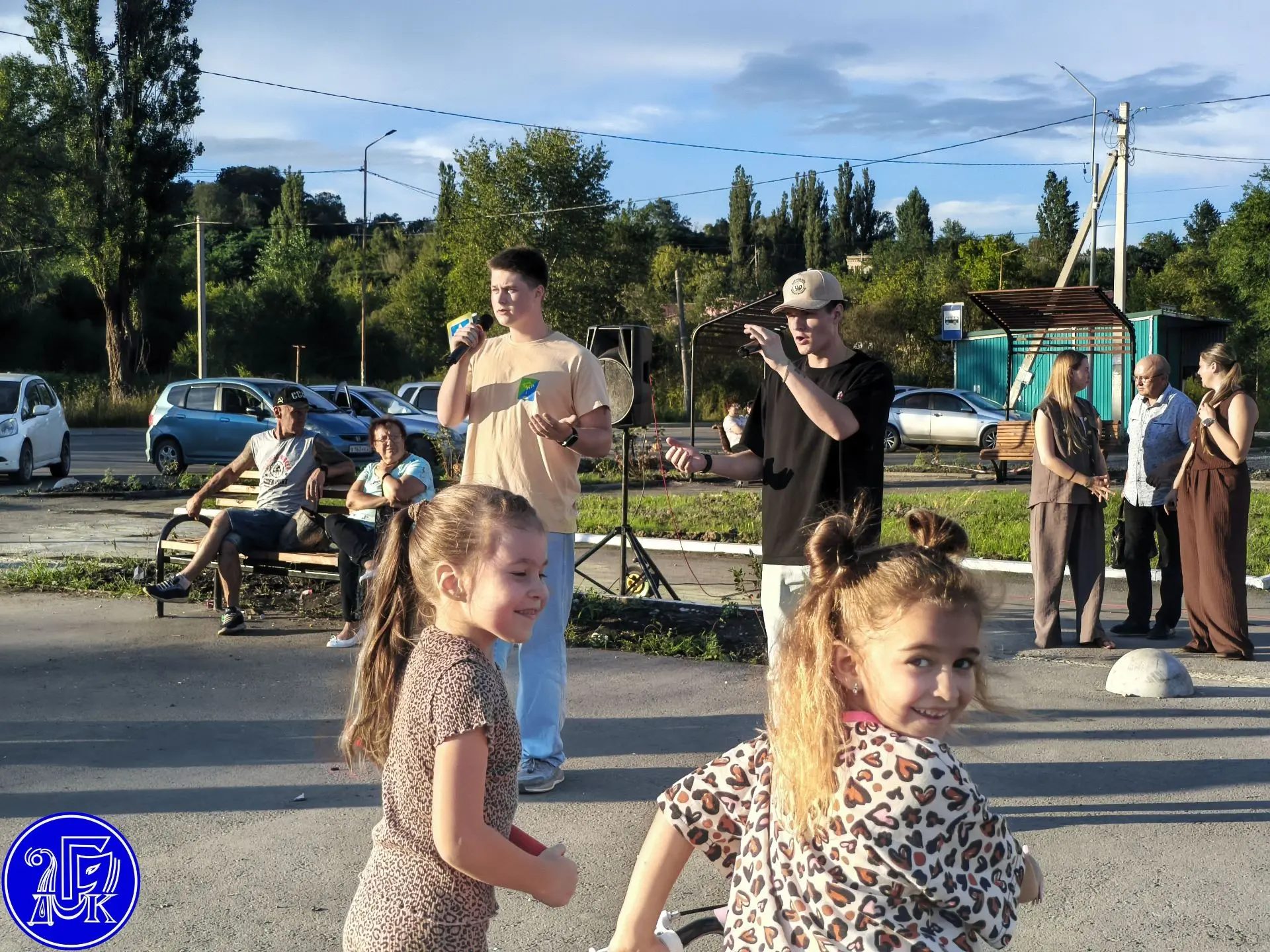 Праздник пришел прямо во двор!🎉🎉🎉