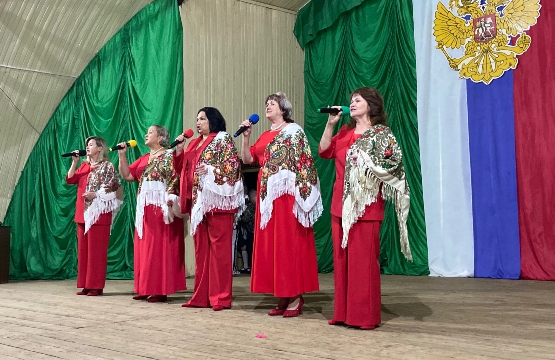 🇷🇺 Праздничная программа "Три цвета Родины моей", посвящённая Дню государственного фл...