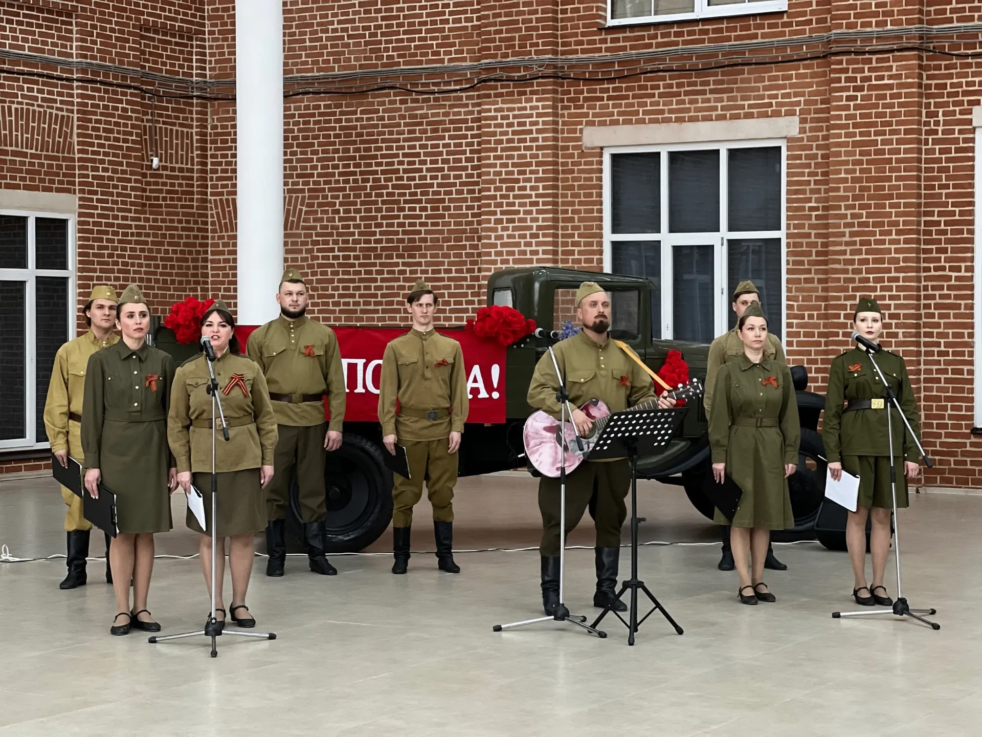 Сегодня артисты нашего театра приняли участие в иммерсивном квест-маршруте «Свет Победы...