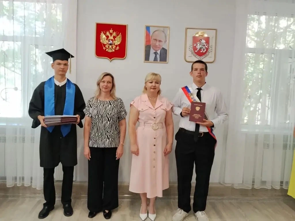 Учебный год завершён!

Евпаторийский индустриальный техникум имени С. Л. Соколова выпустил более 222