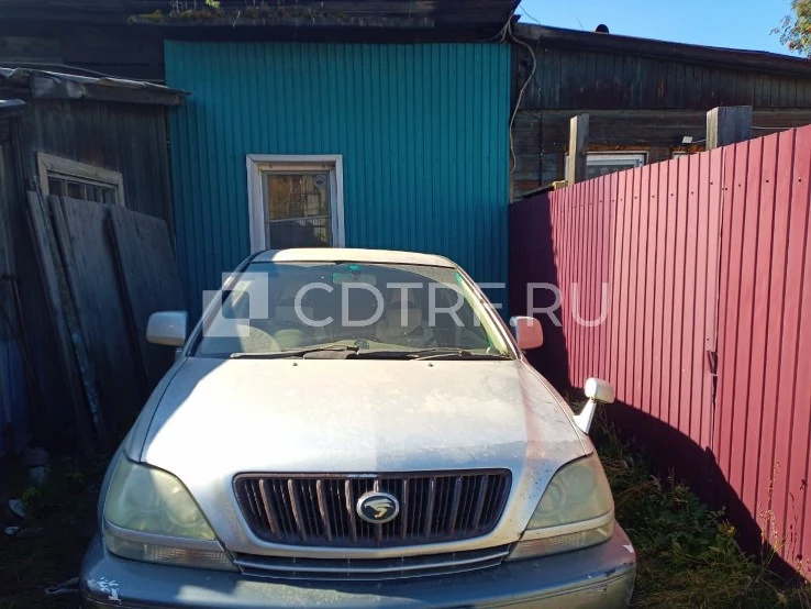 🚗 Toyota Harrier 2000