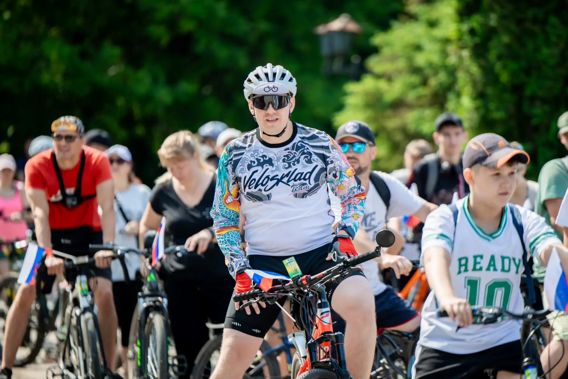 🚴‍ ВЕЛОДЕНЬ 2026

В Ельце ярким велопробегом открыли летний сезон. Около 300 любителей велоспорта и