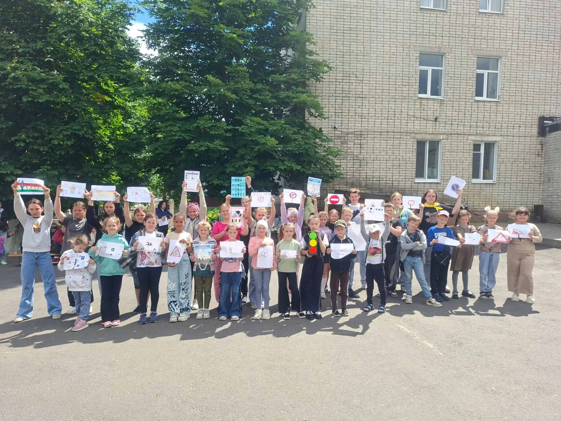 ✨️ДРУЖНЫЙ 2026✨️
🚗 День ПДД в пришкольном лагере 🚗 
 
🚦В нашем пришкольном лагере «Дружный» сегод