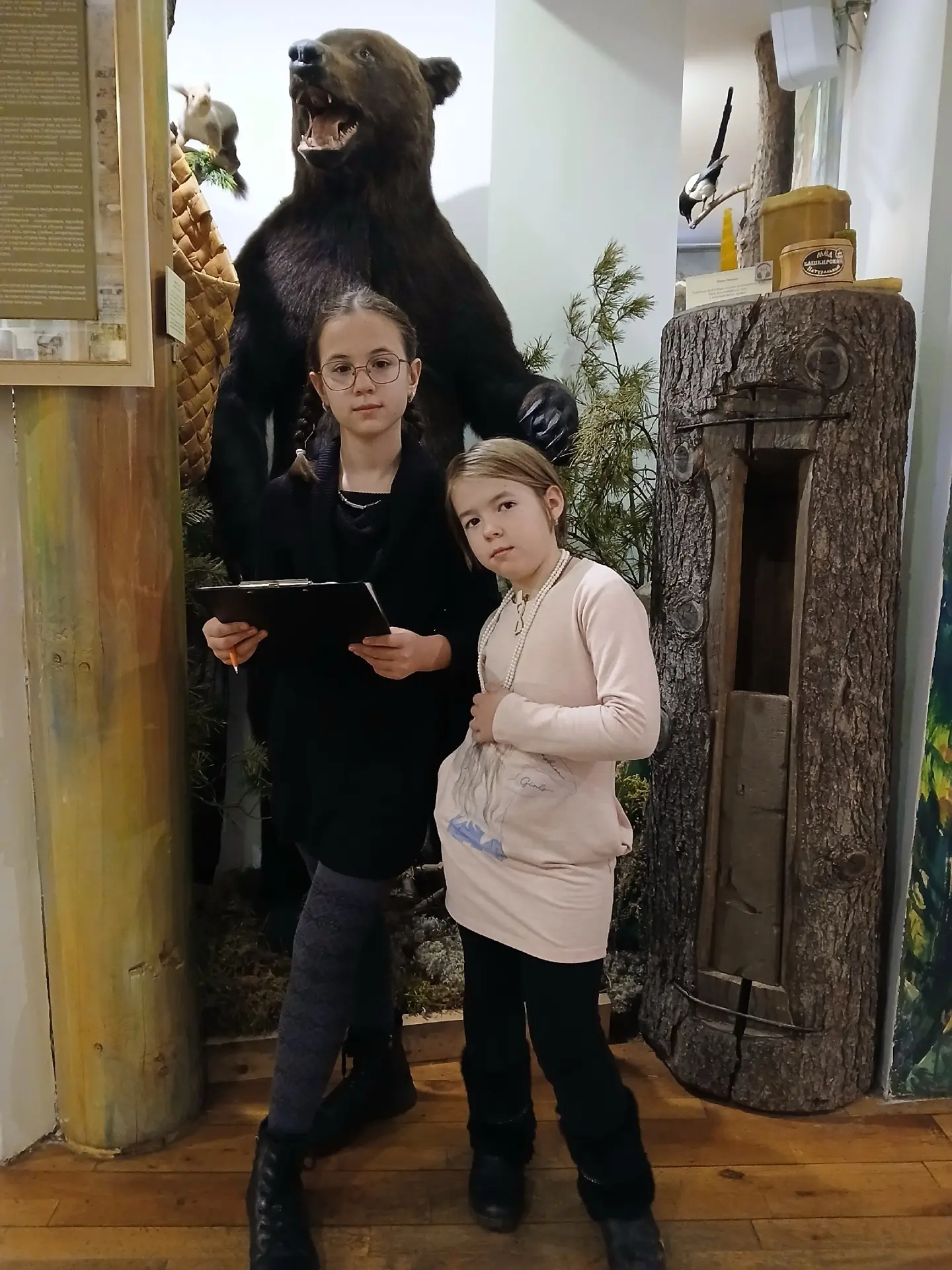 ✨Наши звёздочки – сёстры Виктория и София – стали победителями Олимпиады «Парки. Музеи. Усадьбы»!  📍