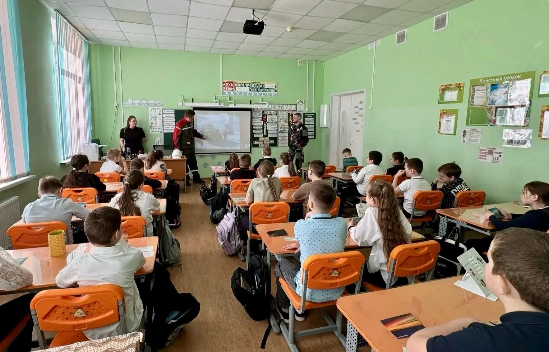 ЭЛ5-Энерго подвела итоги проекта для школьников «Живи безопасно. Управляй рисками» за п...