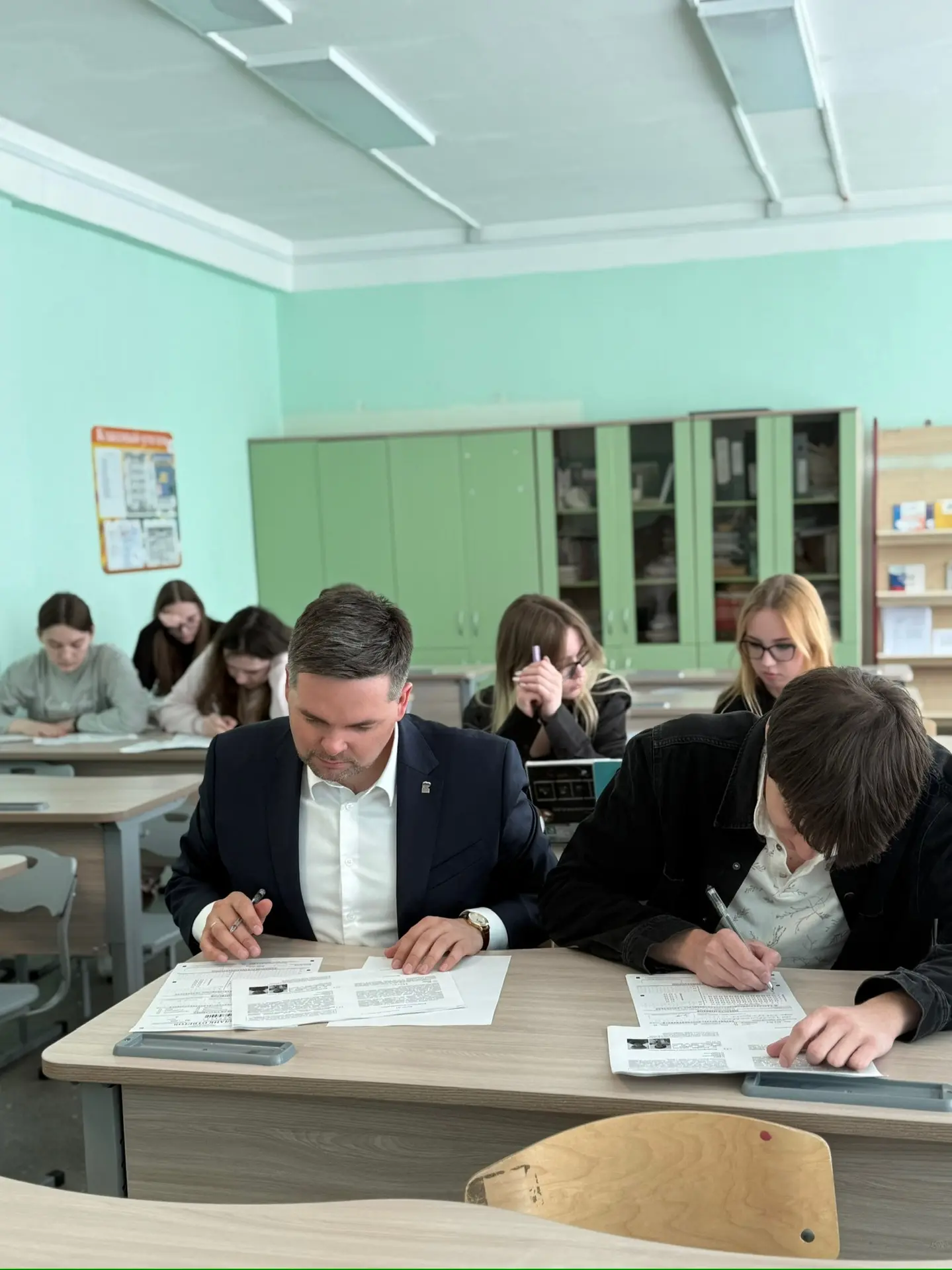 Написал «Диктант Победы» в школе № 18 имени Виталия Яковлевича Алексеева, участника Вел...