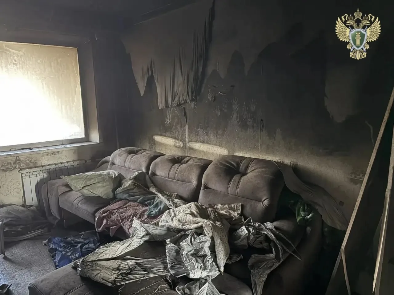 Мать и четверо детей погибли при пожаре в квартире в Комсомольске-на-Амуре.