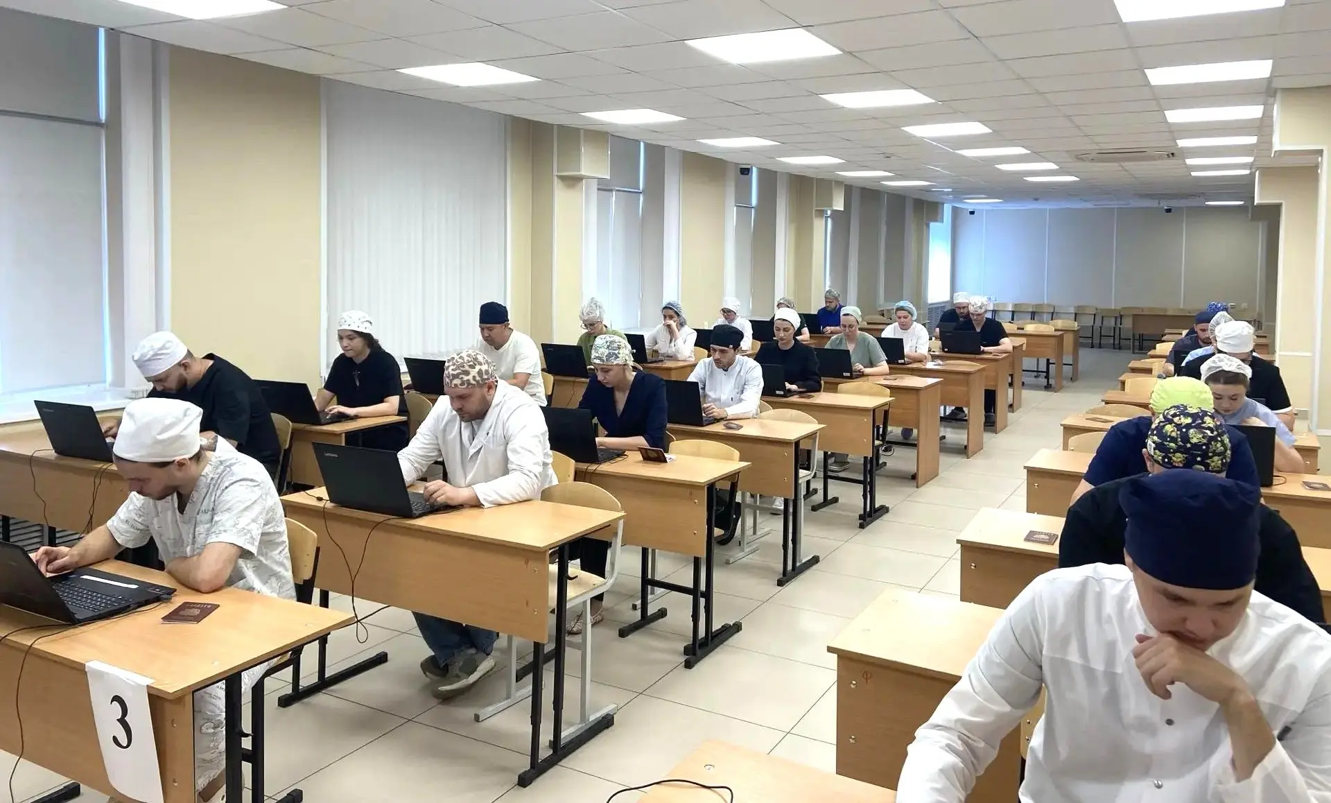 247 выпускников ординатуры ОрГМУ проходят первичную специализированную аккредитацию 

Она организова