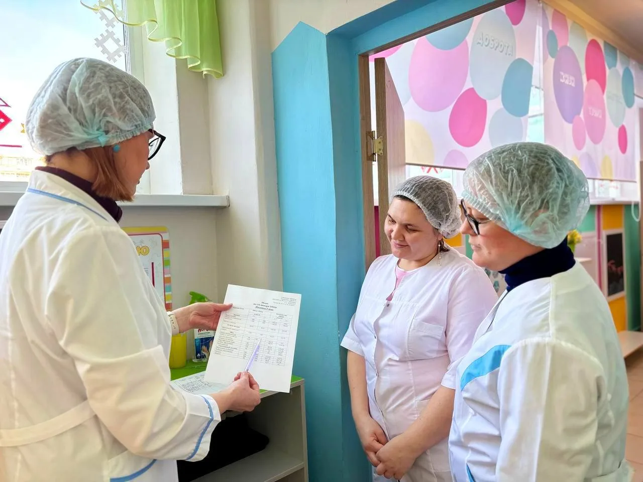 В чебоксарских школах и детских садах продолжается проведение родительского контроля за организацией