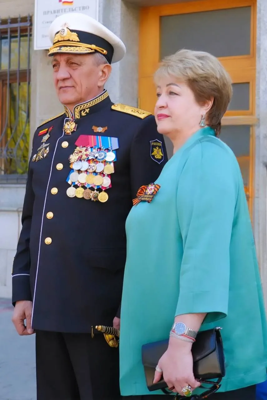 Дорогие друзья, поздравляю с Днём семьи, любви и верности