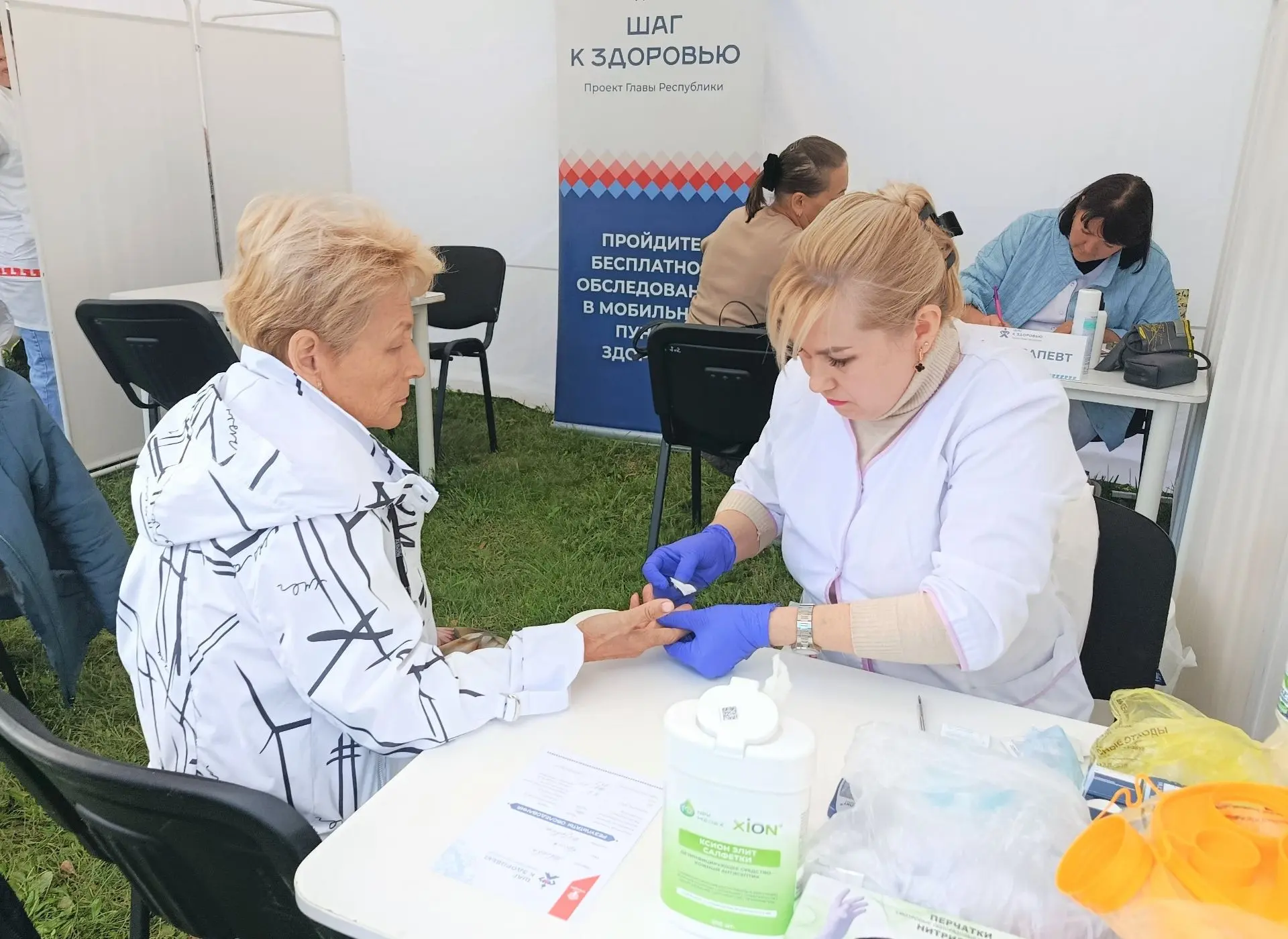 Более 90 человек осмотрели медики Центральной городской больницы в «Пункте здоровья»