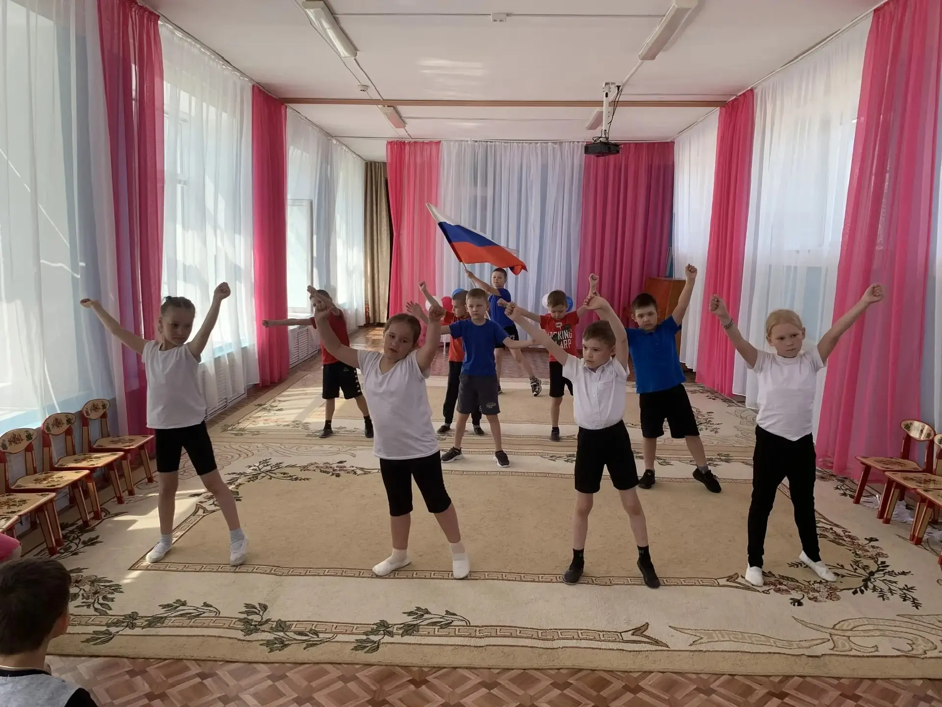 День России в детском саду — это возможность познакомить детей с традициями, символами и культурой с