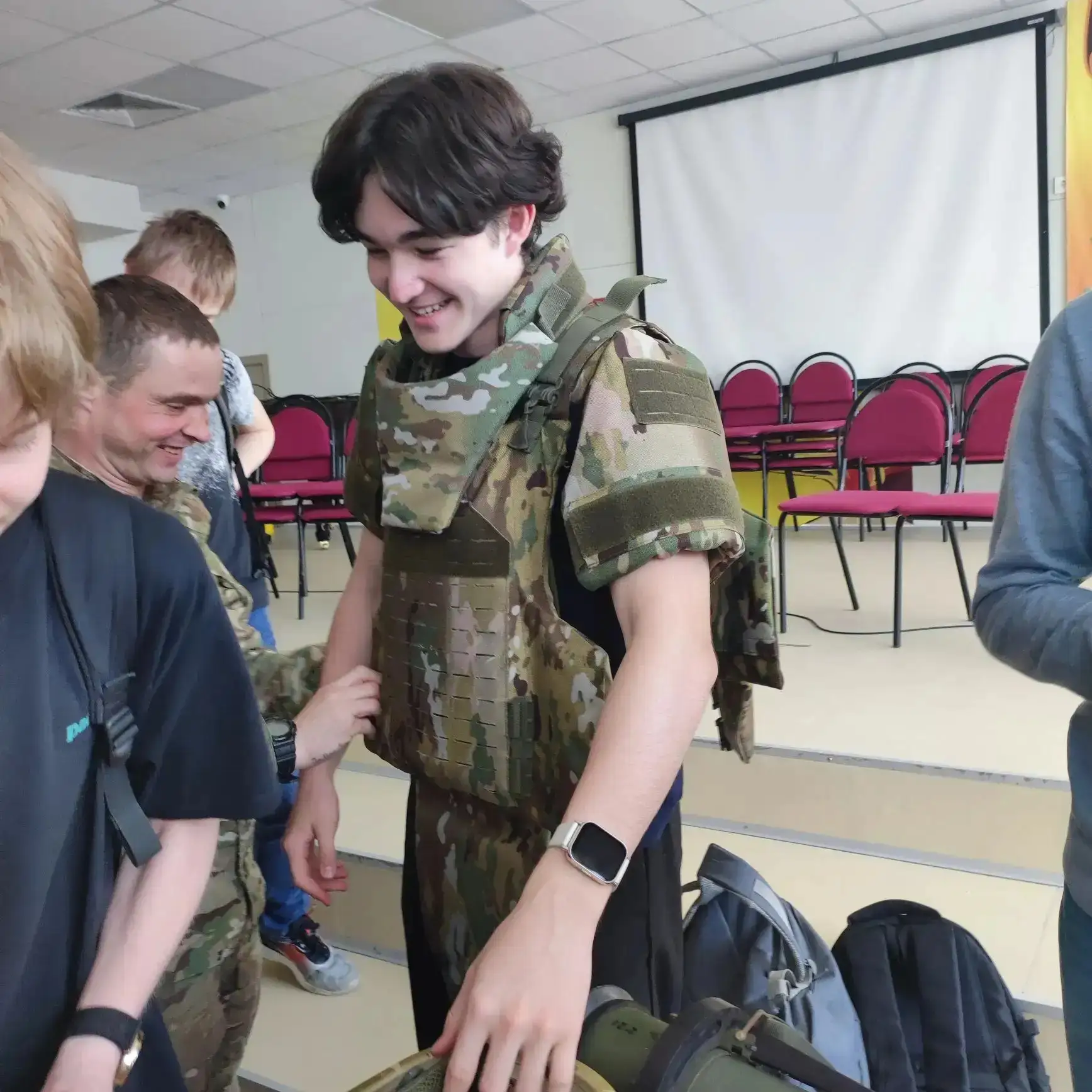 📌 18 мая в нашей школе прошел урок МУЖЕСТВА. Учащиеся 9"Б" и 9"Д" классов встретились с членами Ассо