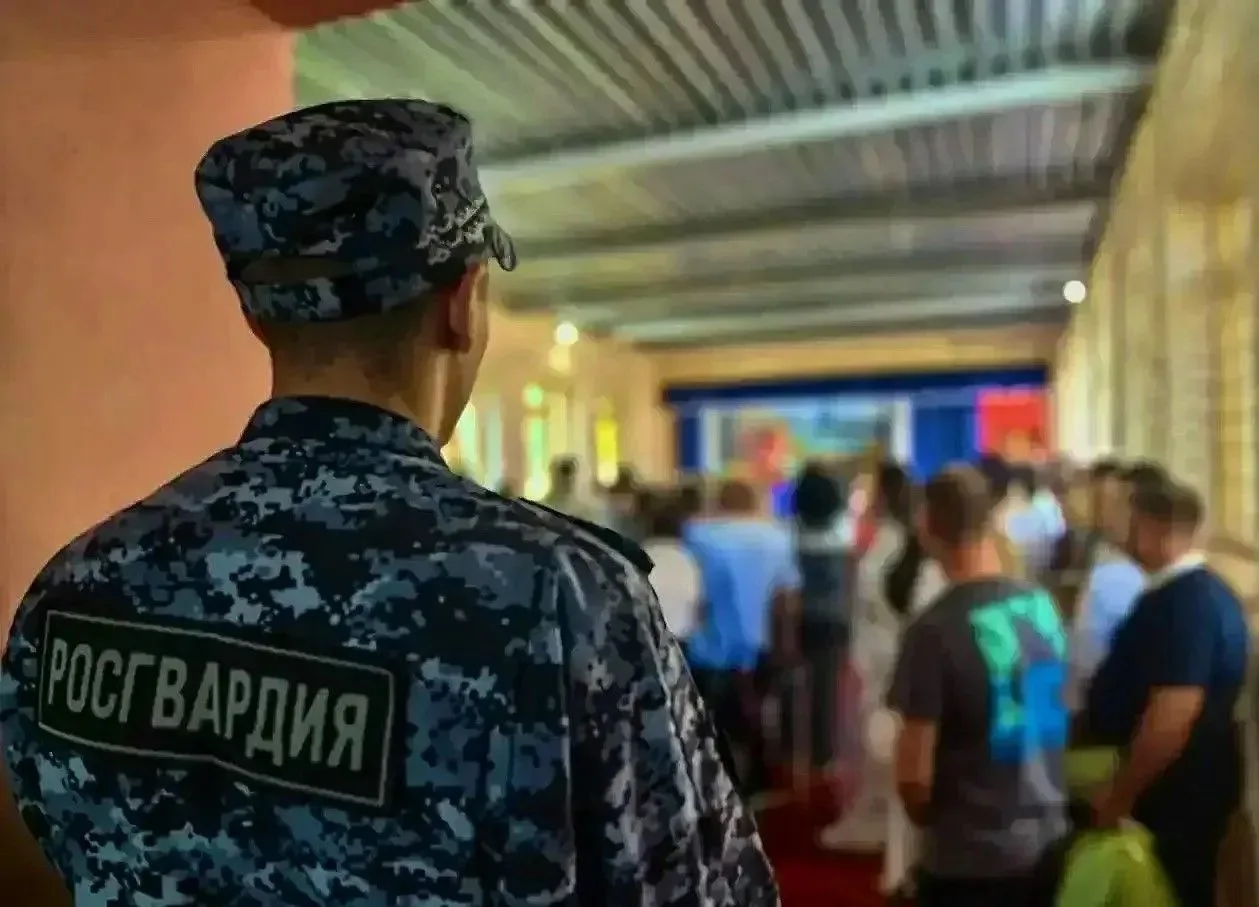 Сотрудники Главного управления Росгвардии по Московской области совместно с представите...