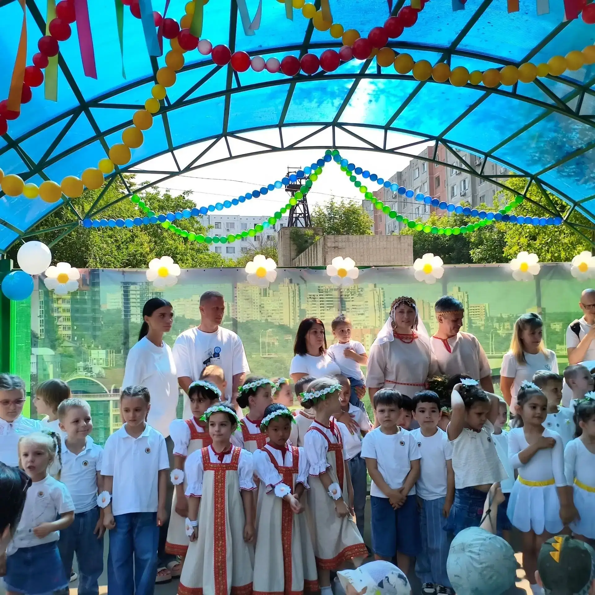 🌟Праздничная атмосфера детского сада в  День семьи, любви и верности!
👫"Речецветики» с большой люб