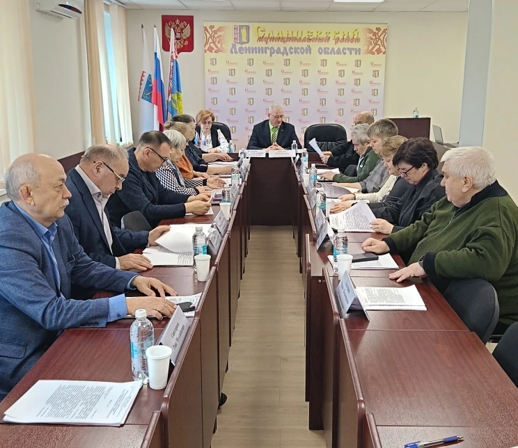18 марта глава Сланцевского муниципального района Вадим Богданов провел заседание совет...