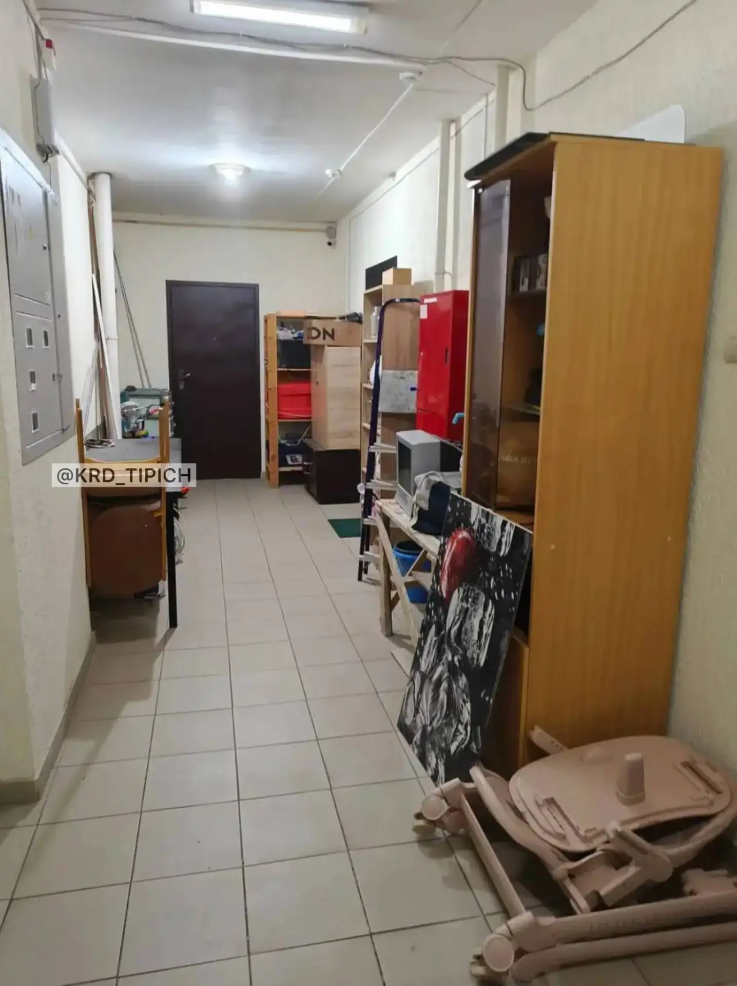 В Пашковке в домах на Лавочкина управляющая компания грозит жителям утилизацией их хлам...