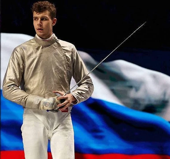 Ну, что, господа. Первый пошёл!

Наш российский саблист Павел Граудынь завоевал первую золотую медал