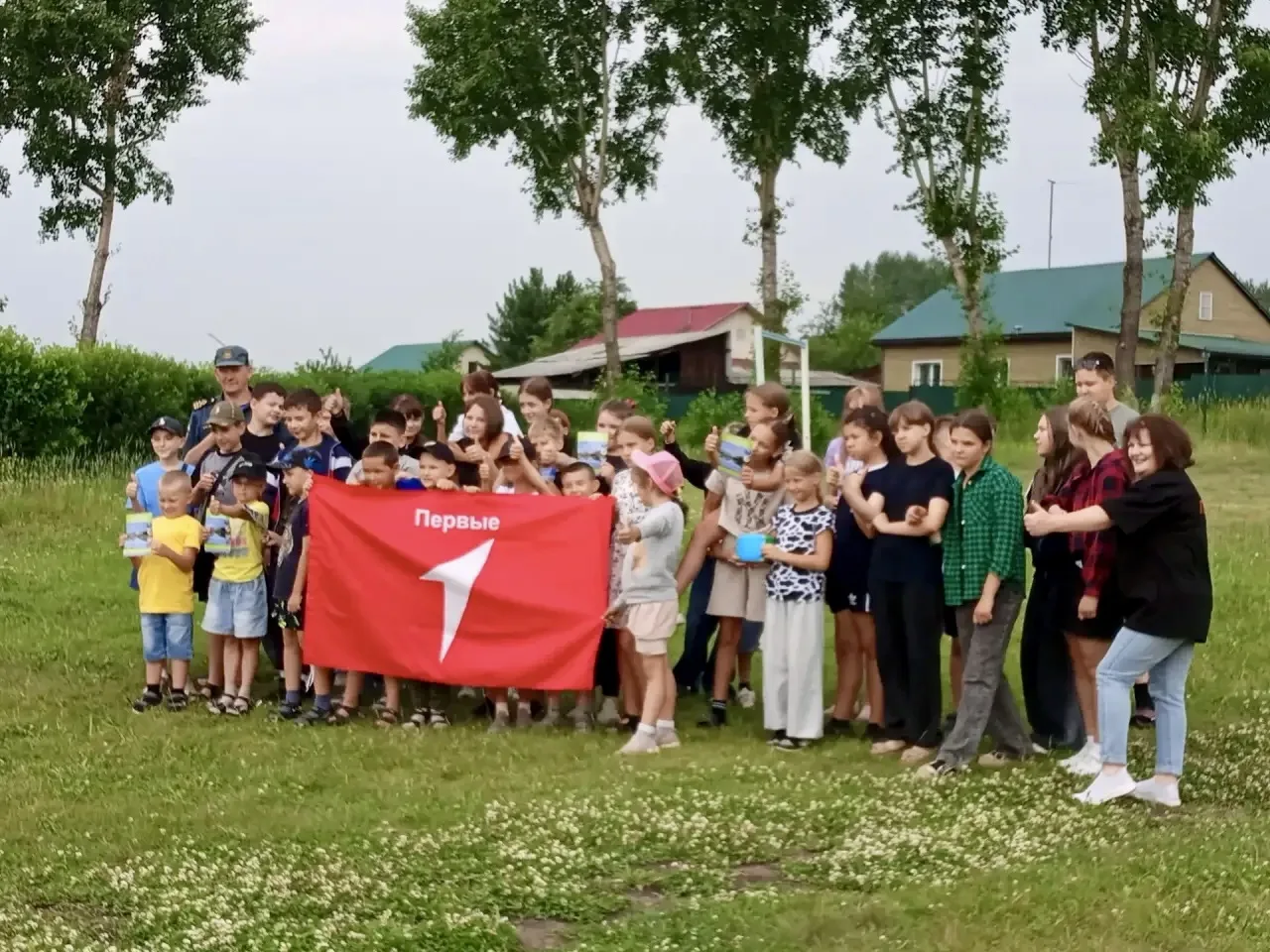 День Первых в «Алых парусах» — ярко, полезно и безопасно! ⛵️

9 июля в нашем лагере прошел по-настоя