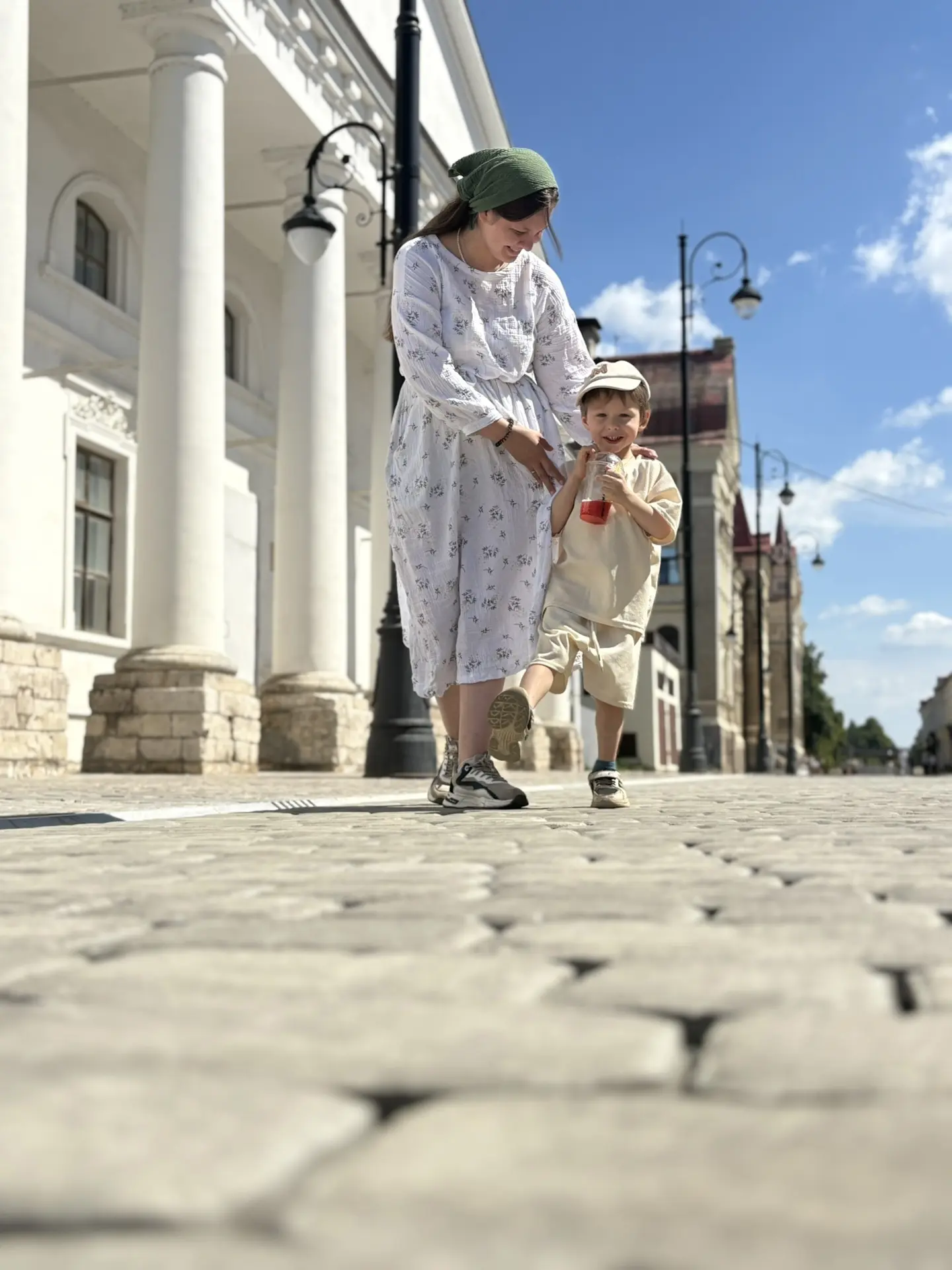 -Мама, а тебя баба Нина родила, чтобы я тебя любил?

🥹🥹🥹