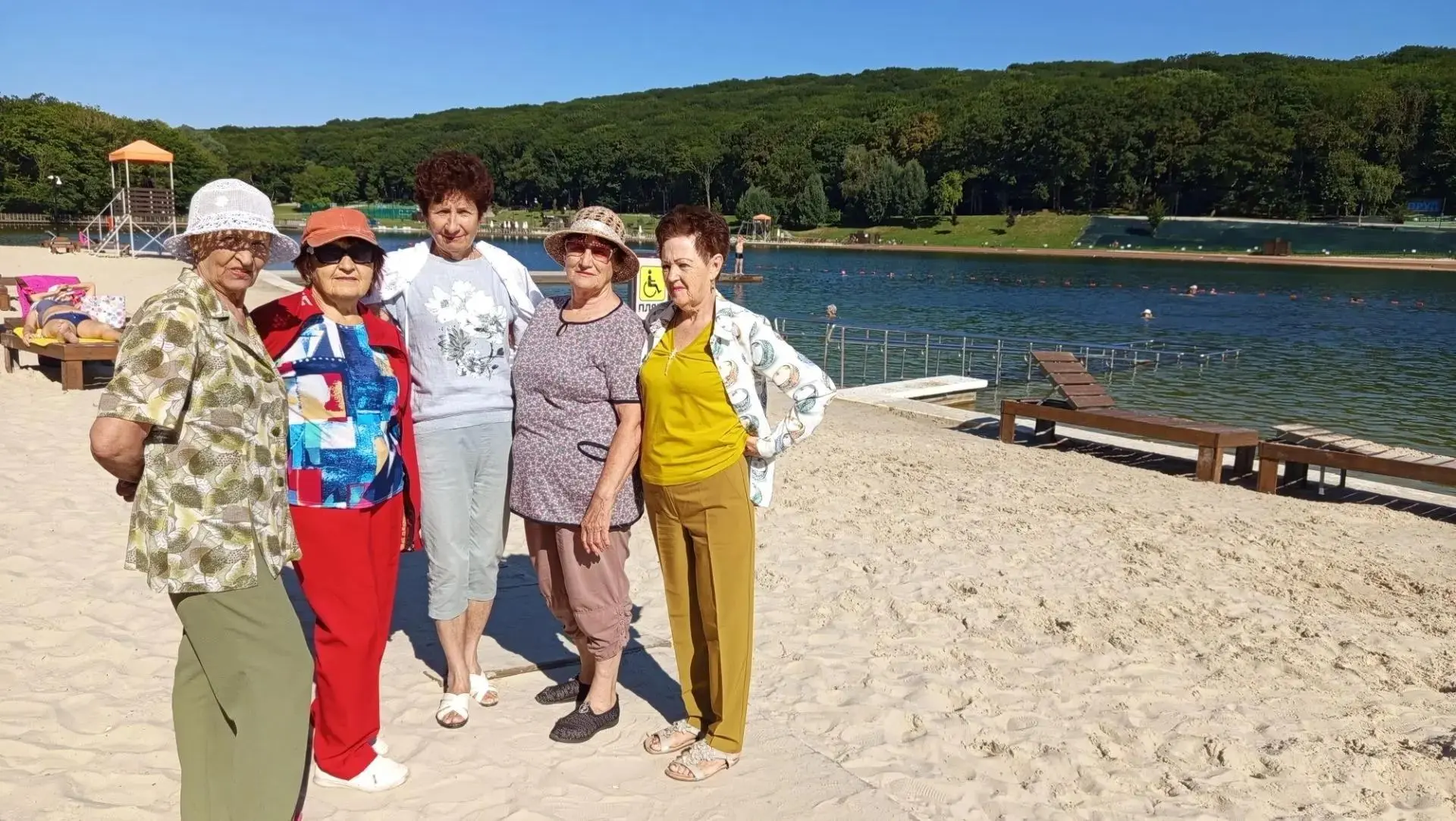 🌿 Старшее поколение Шпаковского центра отдохнуло на Комсомольском пруду
Для получателей социальных 