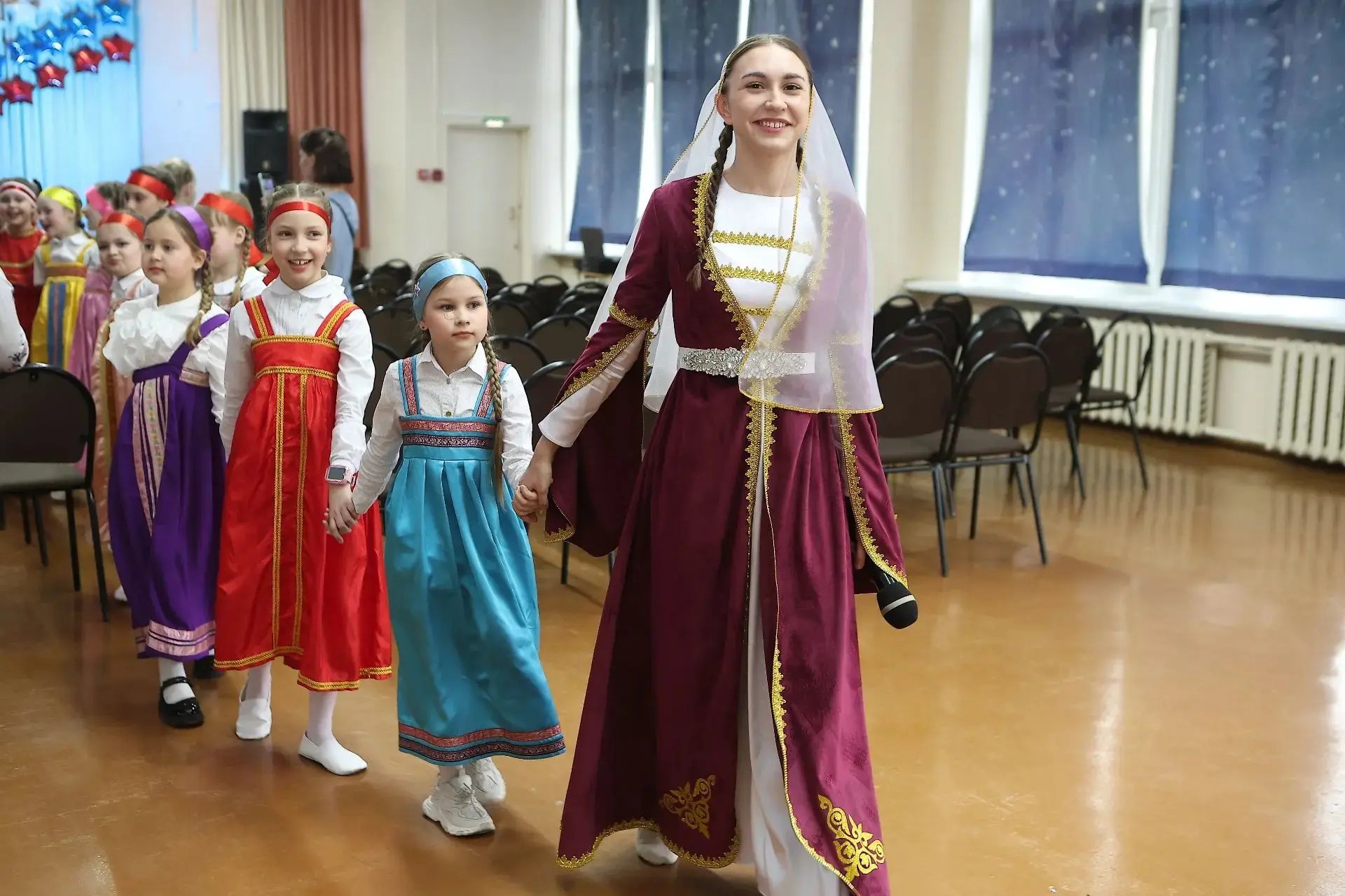 🇷🇺  Школьный фестиваль «В дружбе народов — единство России»       В Год единства народов России в шк