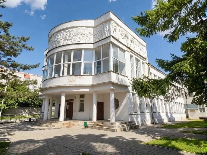 Живут под одной крышей —  культурное наследие и медицина 🤝

Обычно объект культурного наследия ассо