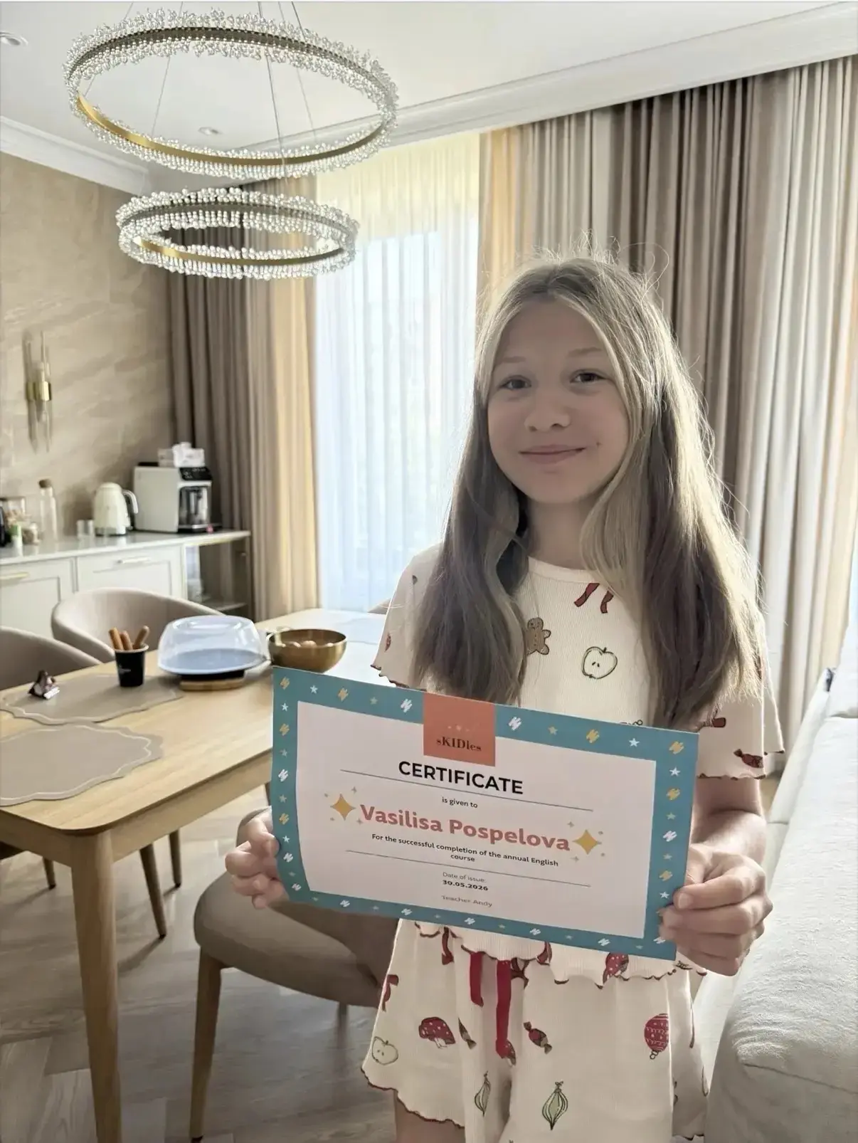Ребёнок боится 😭английского настолько, что плачет, молчит или выключает камеру?