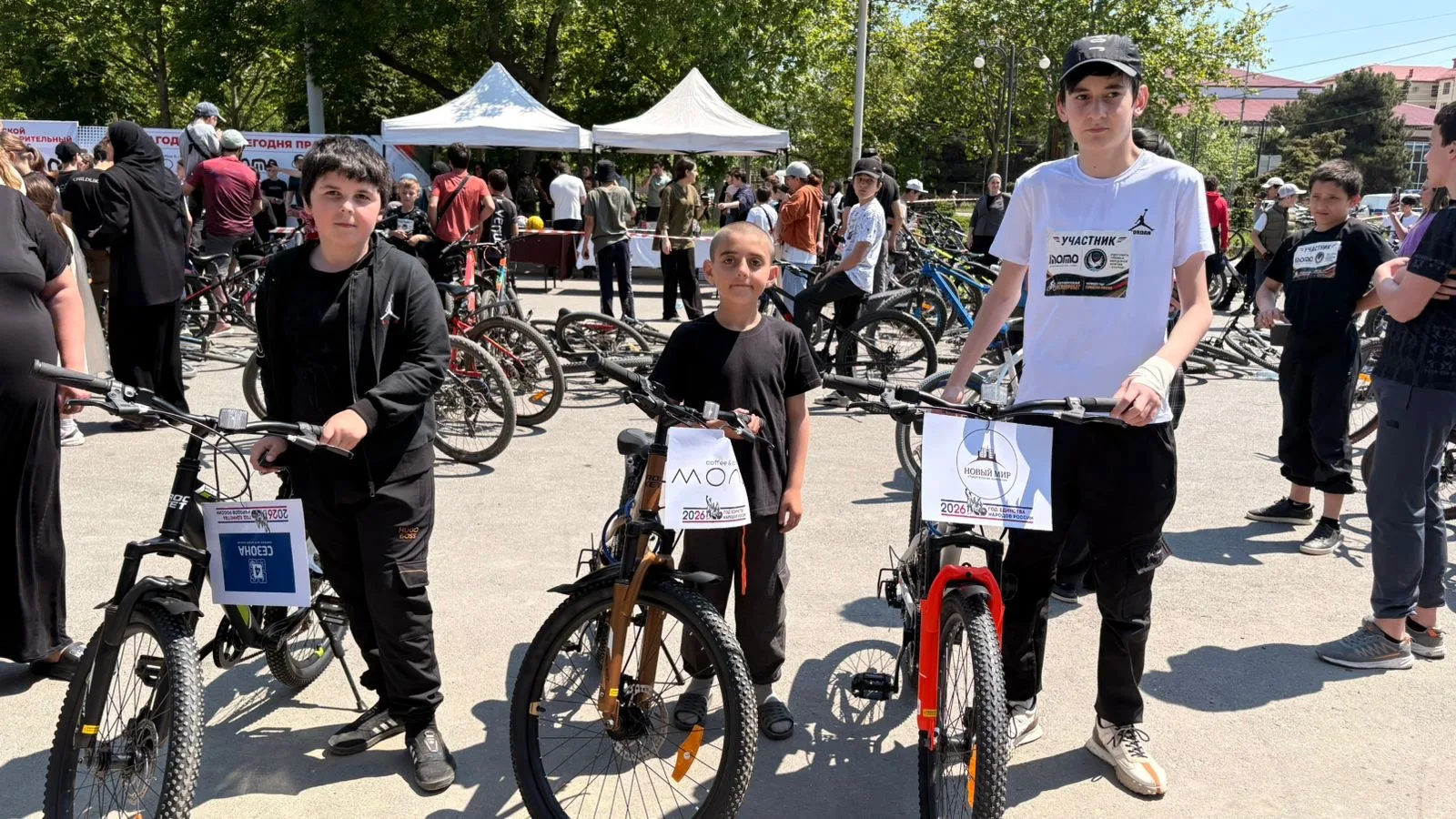 Наши ребята на городском велопробеге! 🚴‍♂️  Учащиеся нашей школы приняли активное участие в городско