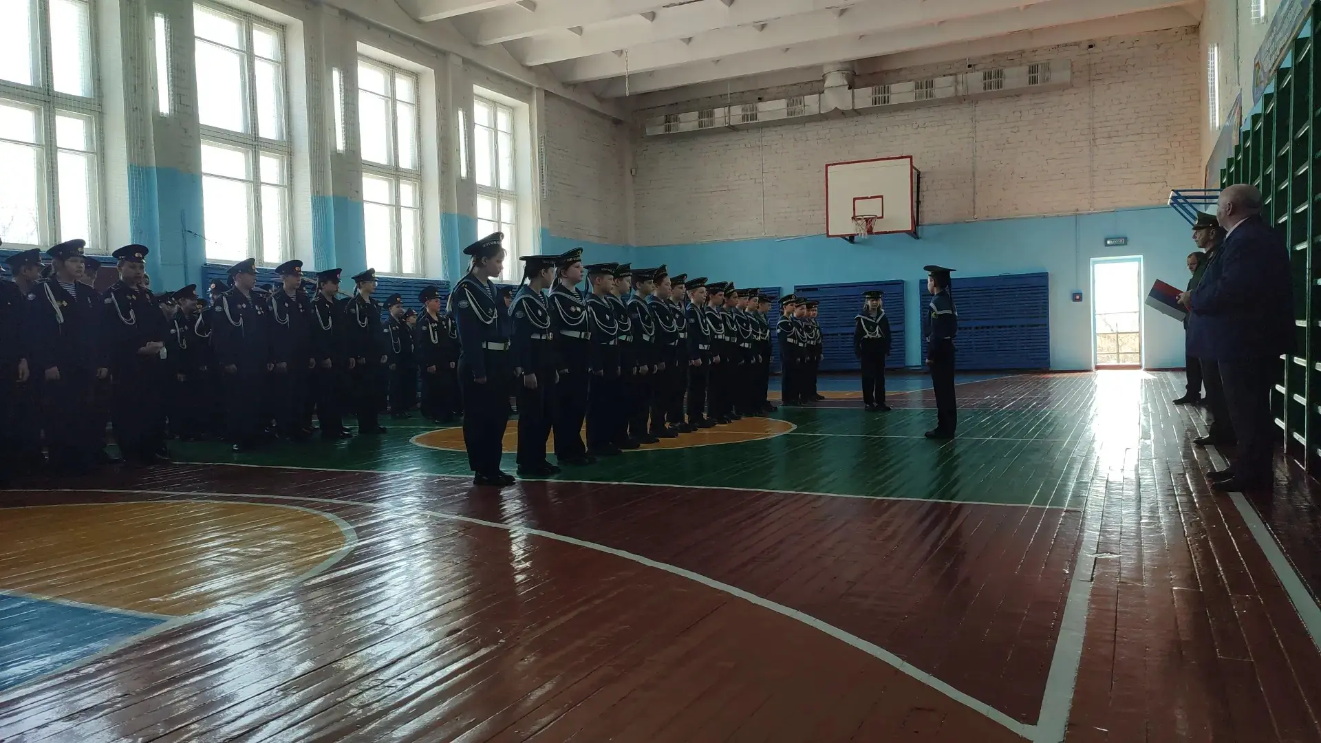 Смотр строя и песни кадетских классов состоялся в МОУ "Бишкильская СОШ им. Героя России Г. А. Угрюмо