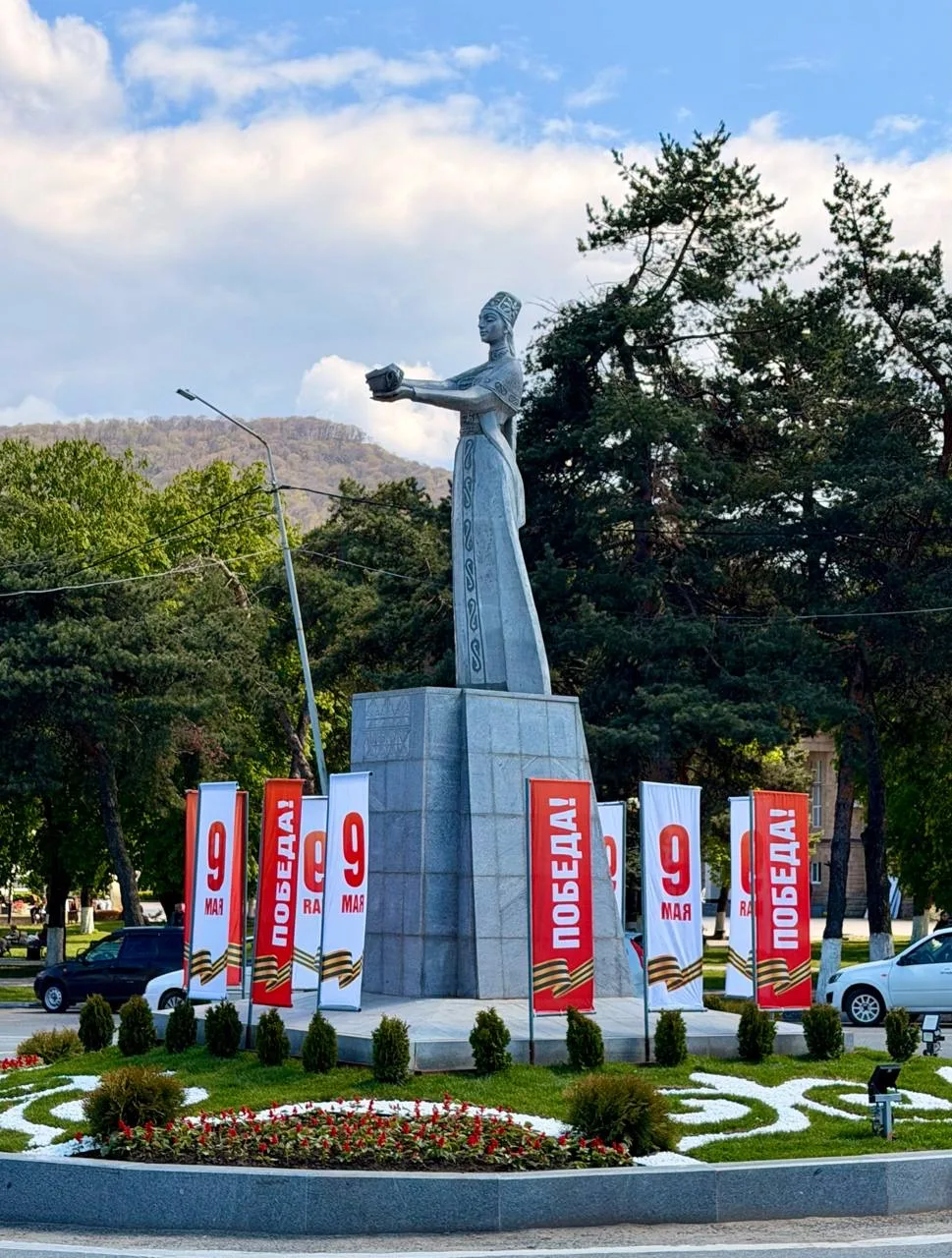 🎗Карачаевск готов встретить главный праздник нашей страны — День Великой Победы.