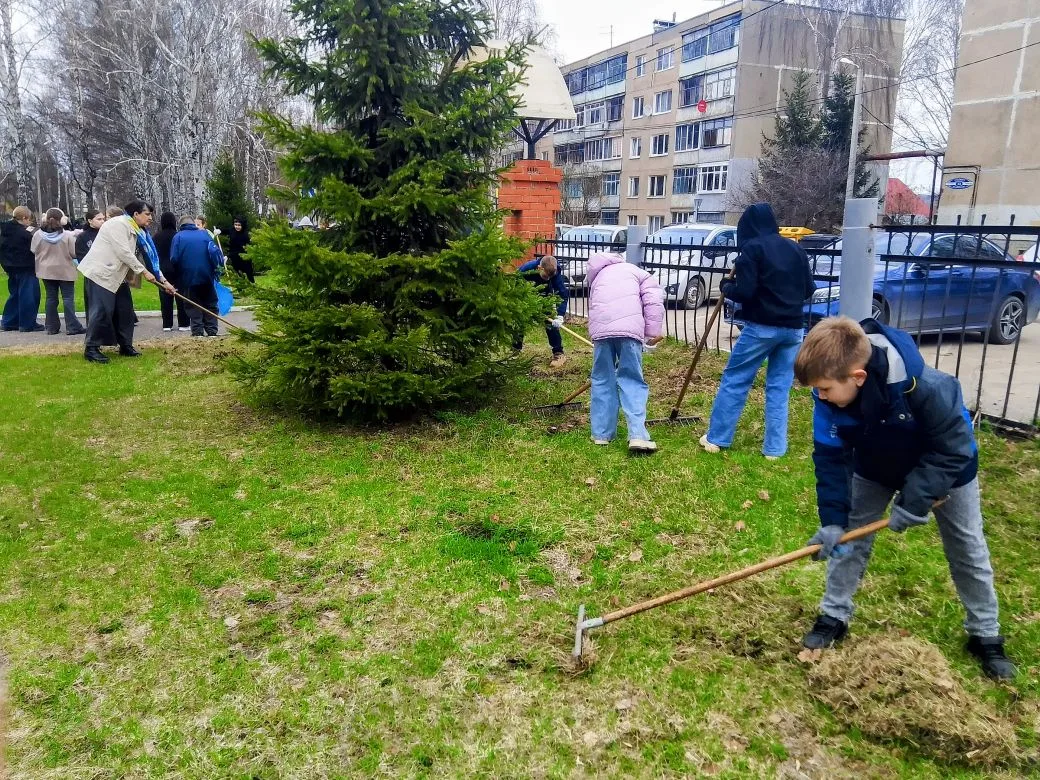 🍃 Сегодня в нашем лицее — субботник «Мы за чистоту» в рамках Всероссийской акции «Зеленая весна»! На