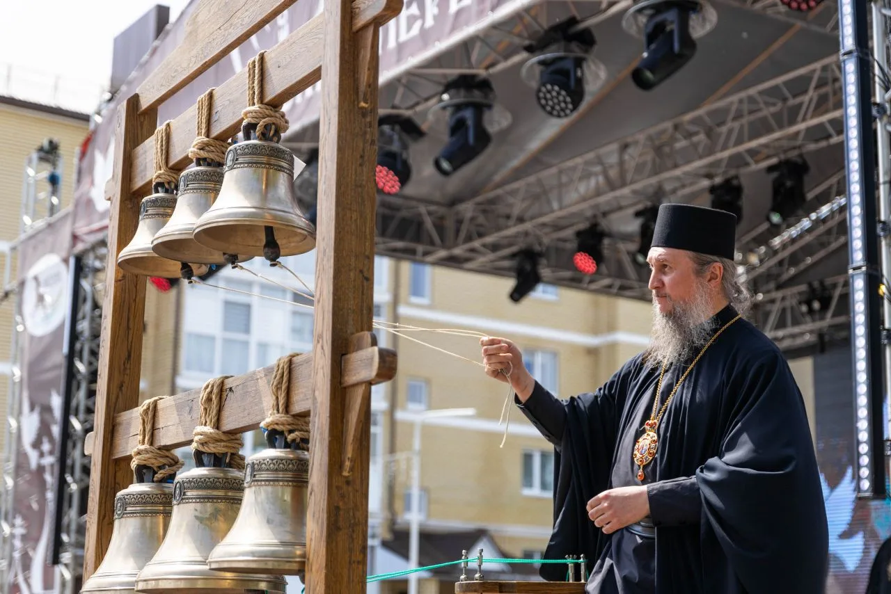 Посетил сегодня XXIV Фестиваль колокольного звона «Алексеевские перезвоны», который сос...