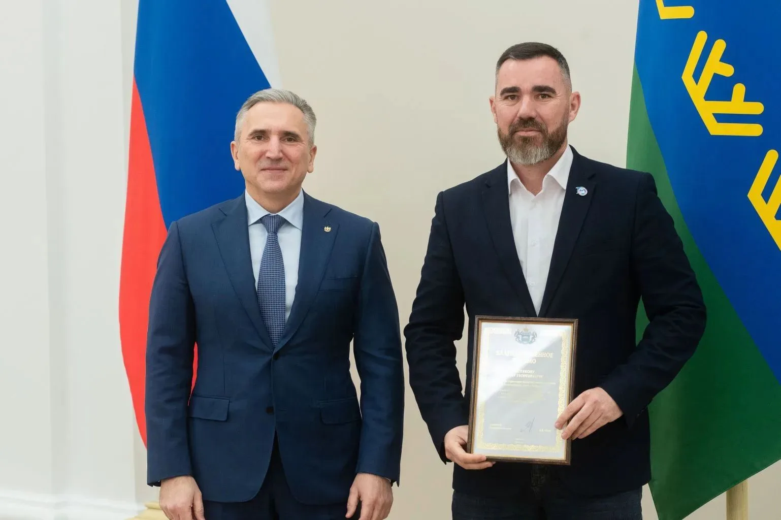 Сегодня наш губернатор Александр Моор встретился с участниками проекта «Доброслужащий».
