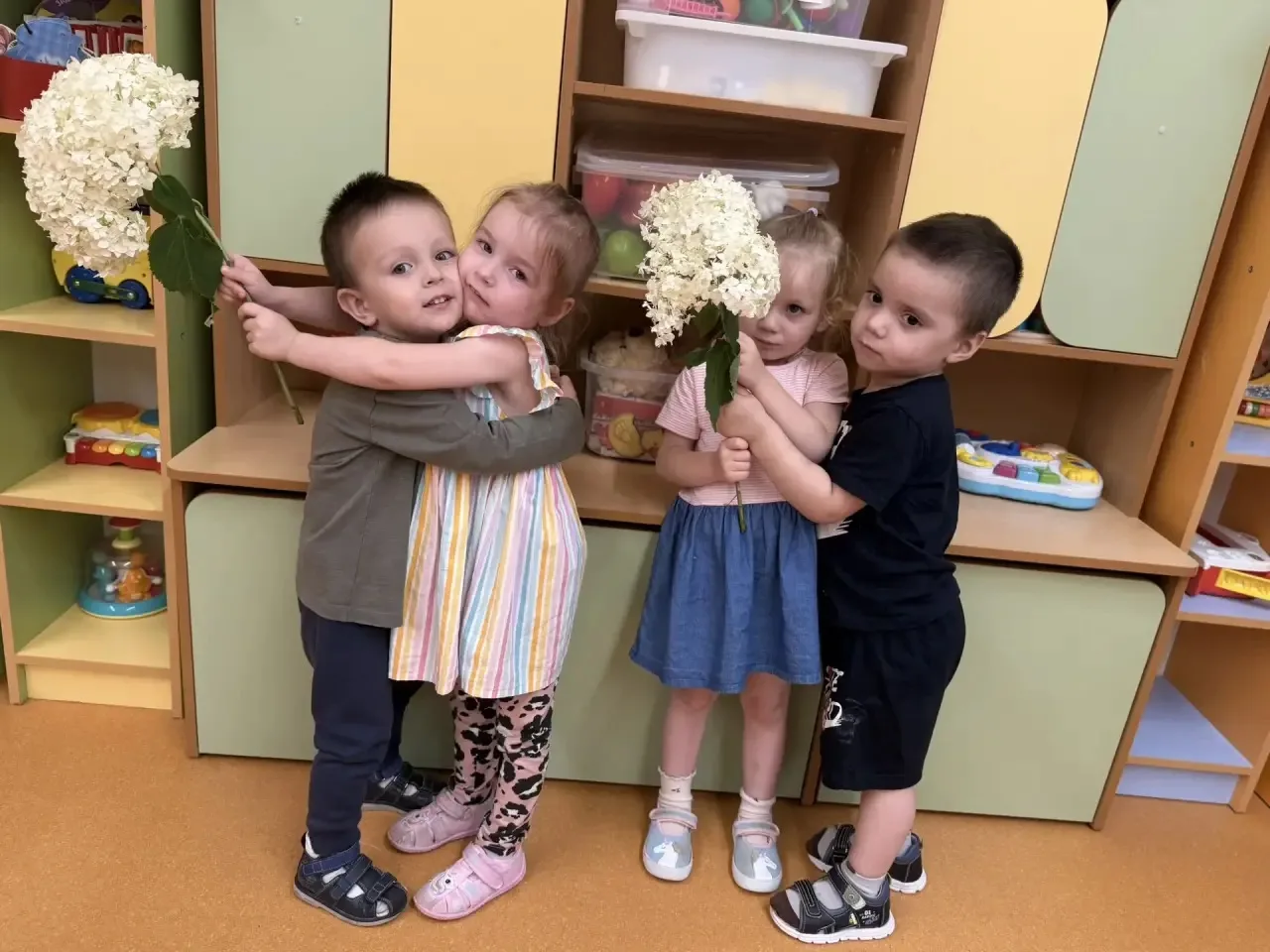 👦👧 День дружбы у самых маленьких воспитанников дошкольного отделения N26 МОУ «СОШ N2» г. Истра 🎉
