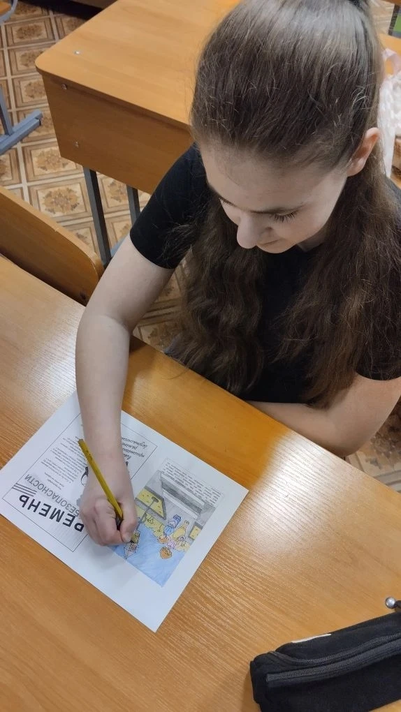 В школе прошли уроки по ПДД 🚦  В школе на регулярной основе продолжаются занятия по правилам дорожно