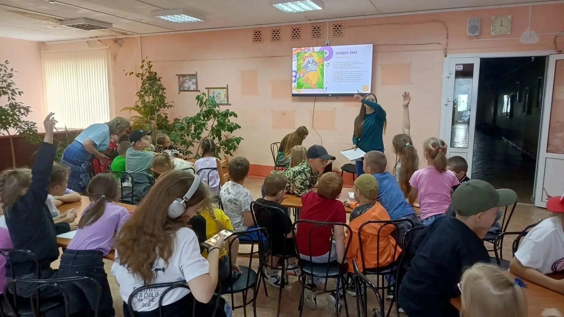 День 7 в лагере: море веселья и музыкальных открытий! 🌠

Сегодняшний день в лагере получился по‑нас